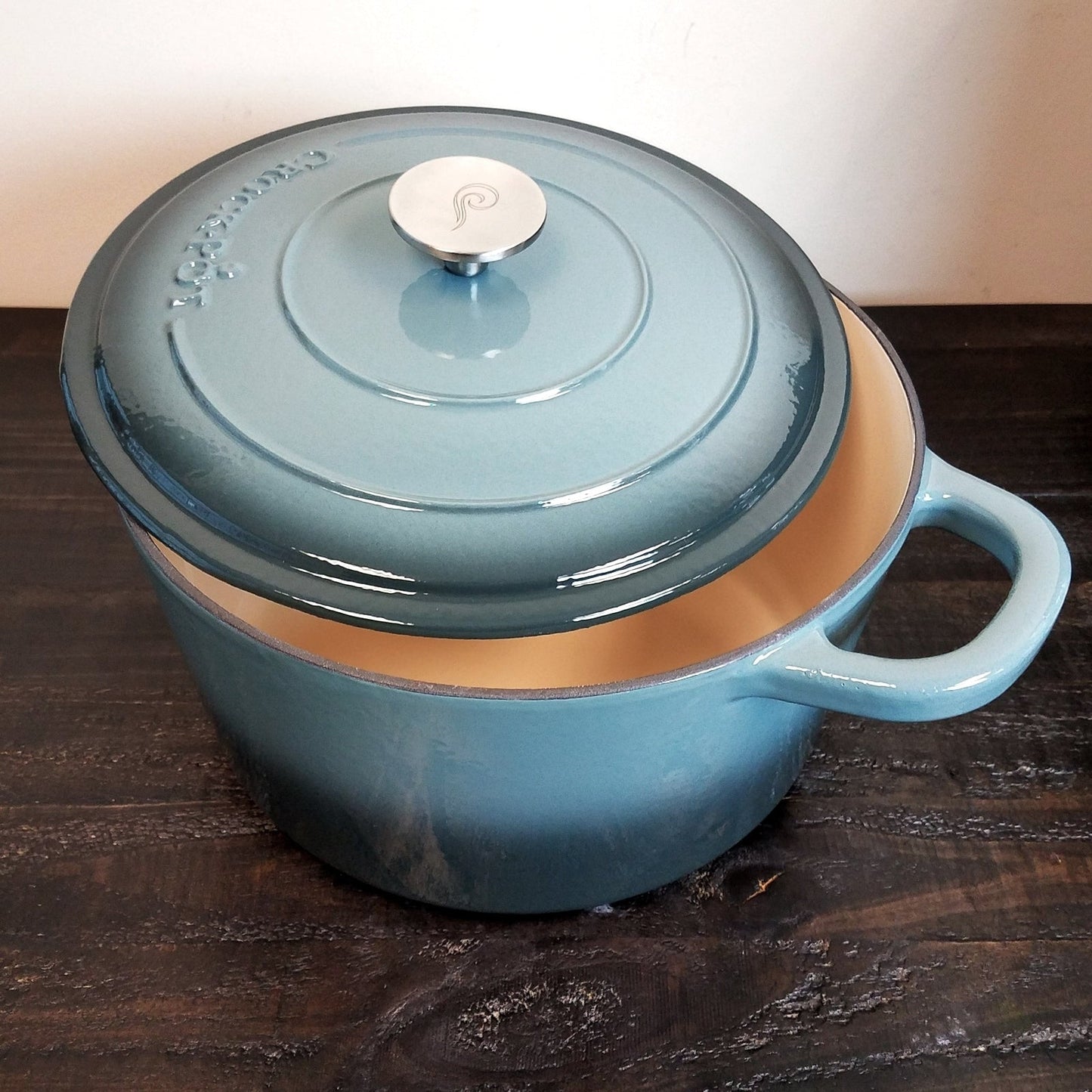 Cocotte ronde en fonte de 7 litres en frêne