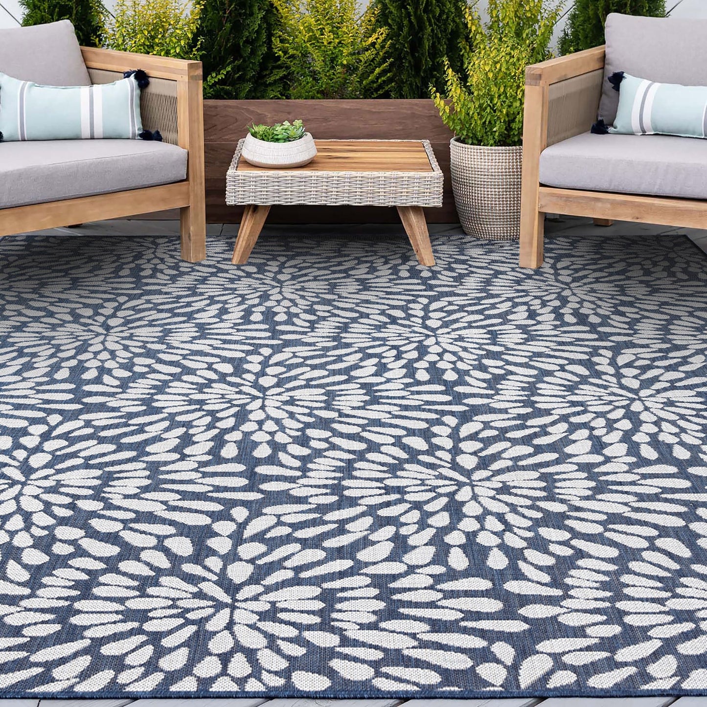 Exo Coastal Floral Indoor/Outdoor Area Rug