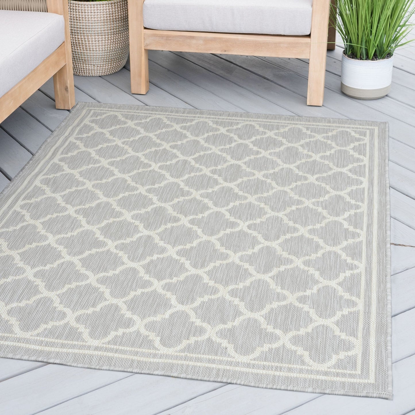 Exo Coastal Geometric Indoor/Outdoor Area Rug