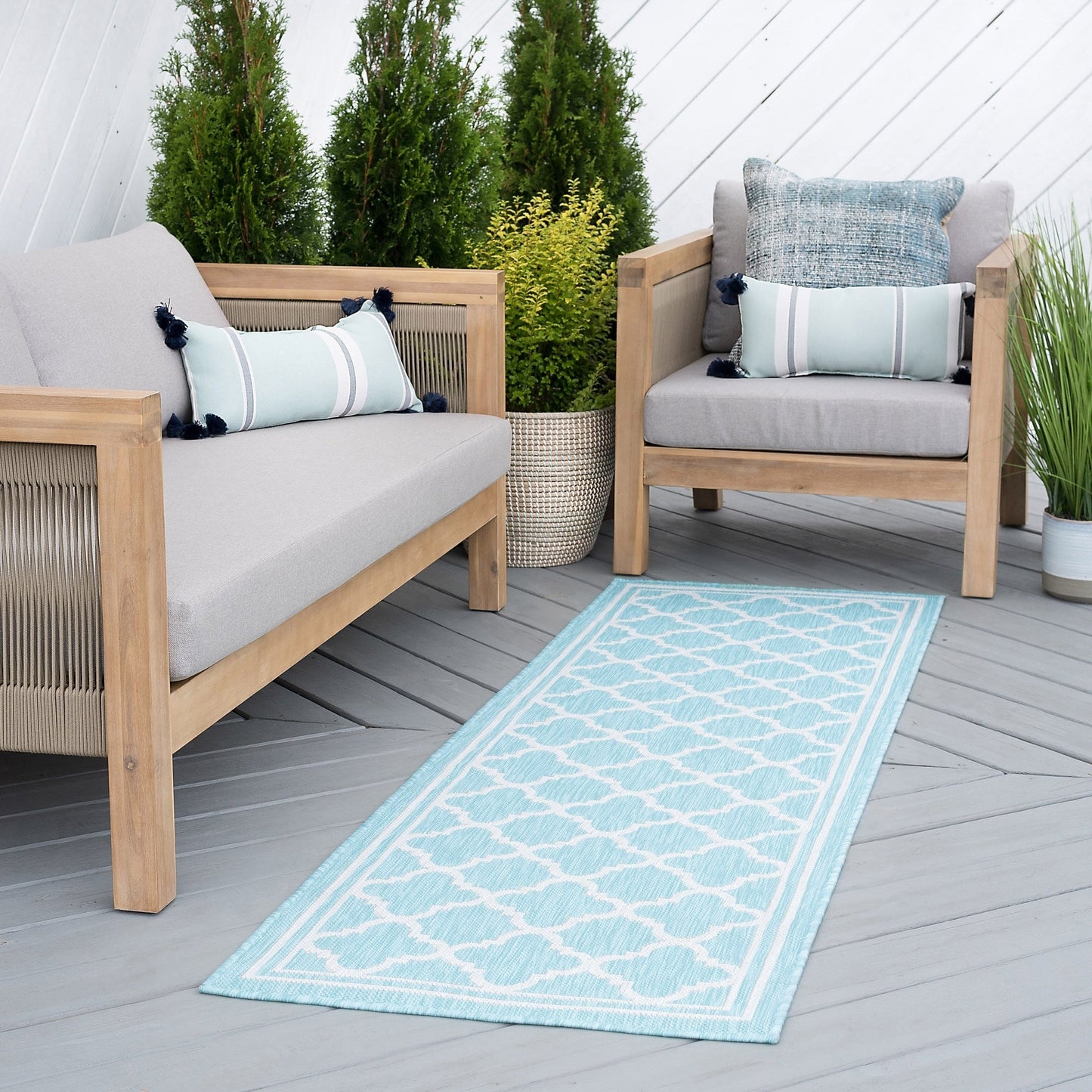 Exo Coastal Geometric Indoor/Outdoor Area Rug