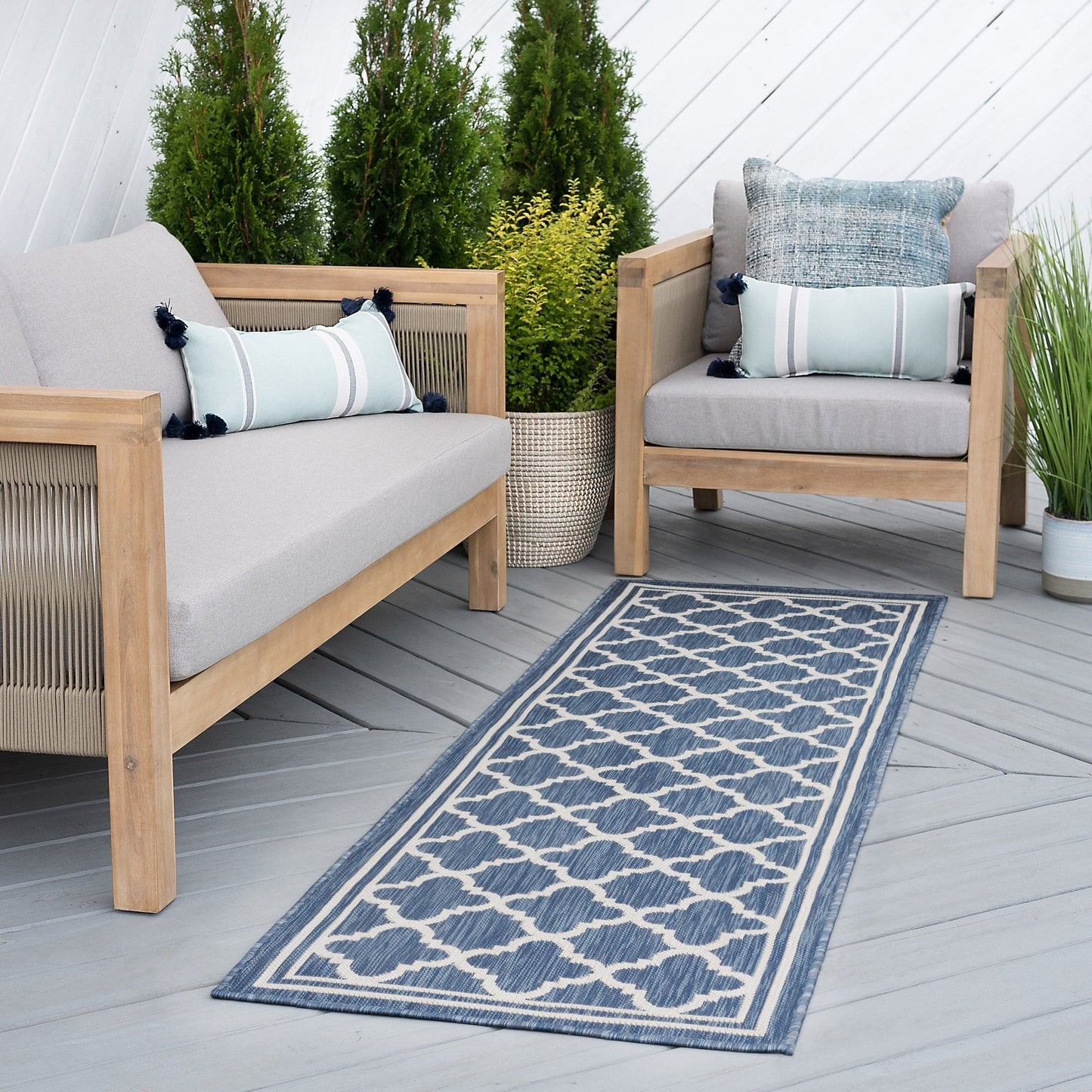 Exo Coastal Geometric Indoor/Outdoor Area Rug