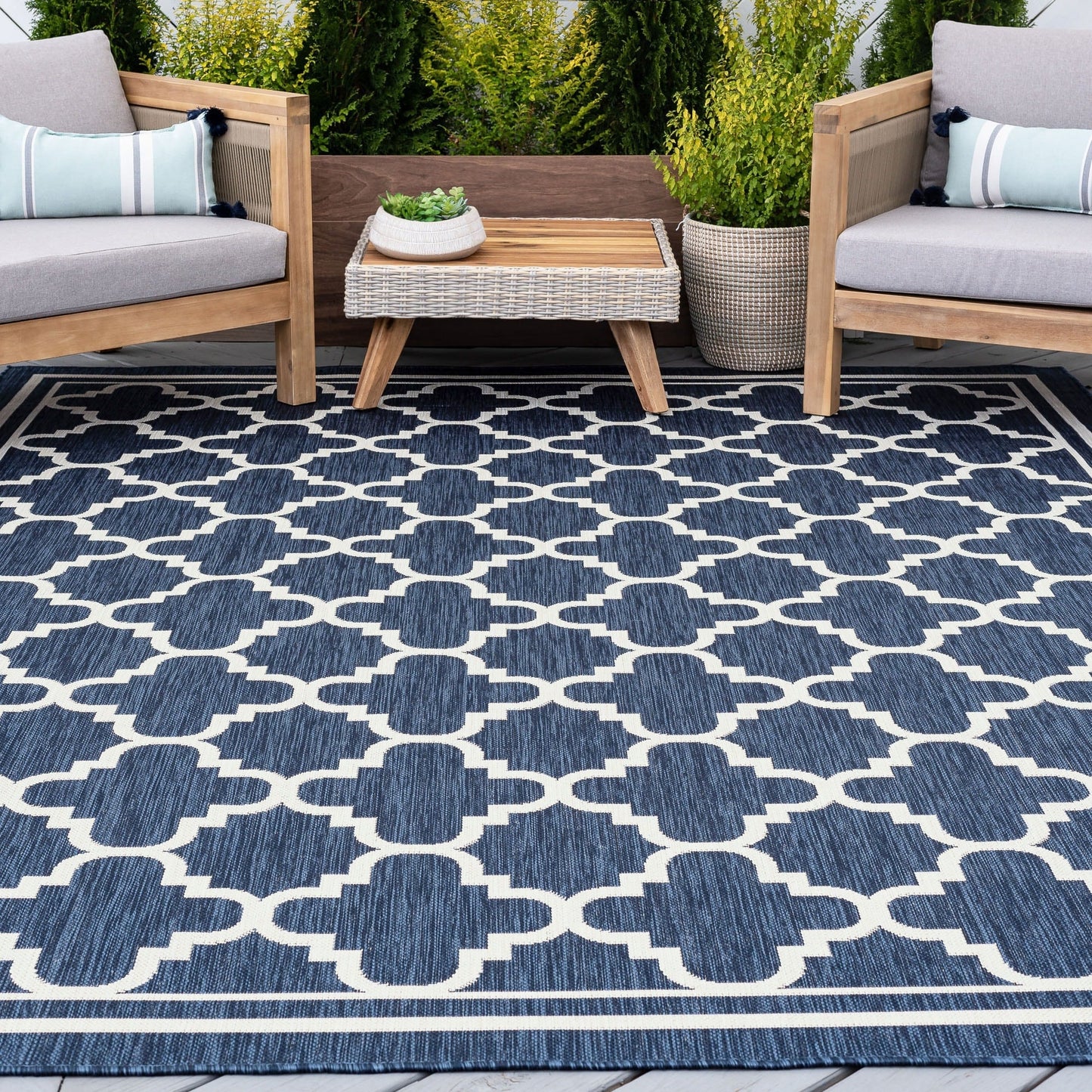 Exo Coastal Geometric Indoor/Outdoor Area Rug