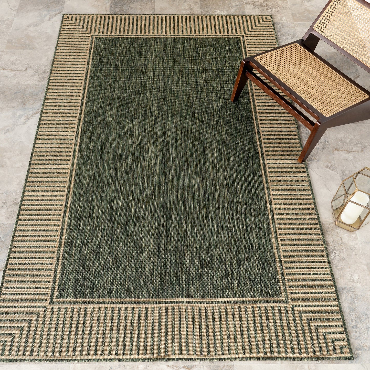 Nuloom Leah Classic Bordered Indoor/Outdoor Area Rug