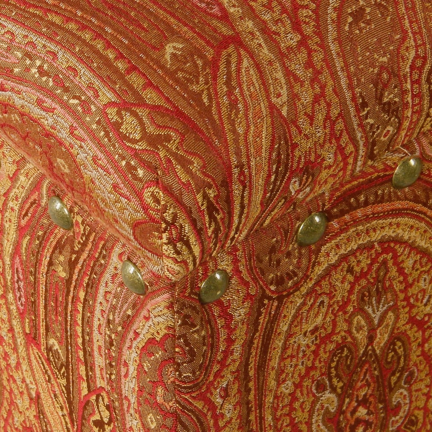 Banc de rangement rembourré Copper Grove Muscari avec bordure cloutée