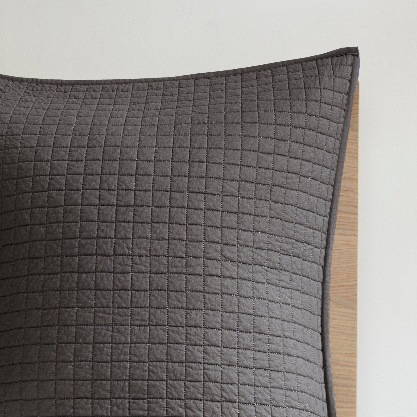 Intelligent Design Maize Cotton Jacquard Duvet Cover Set with Euro Shams and Throw Pillows