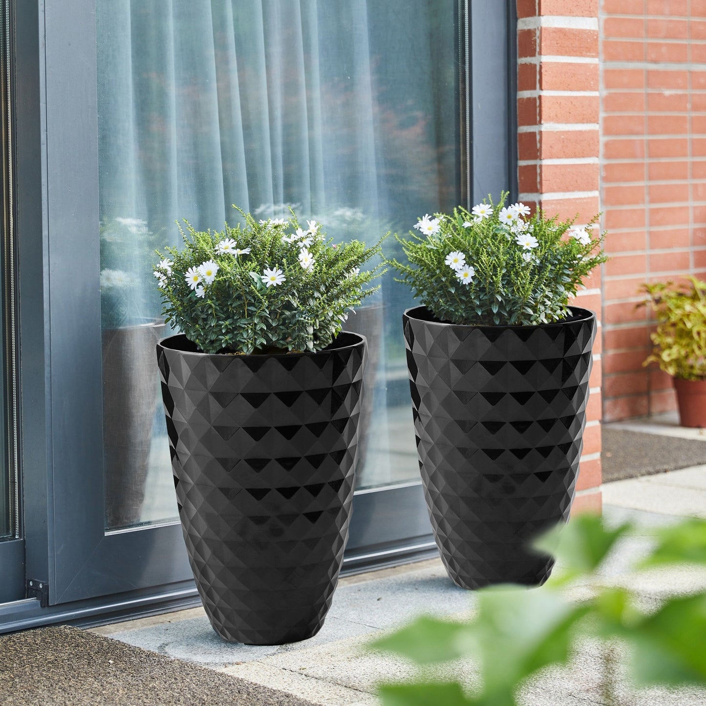 Glitzhome 19.75 H Eco-Friendly Oversized Faux Ceramic Diamond Textured Tall Planter Porch Flowerpot (Set of 2)