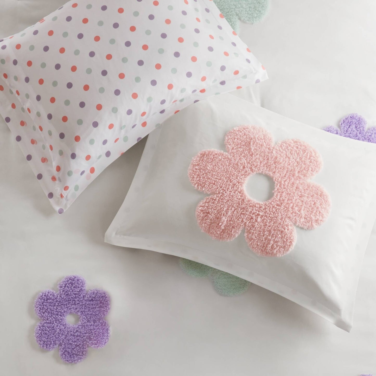 Intelligent Design Kids Madeline Floral Reversible Tufted Chenille Duvet Cover Set