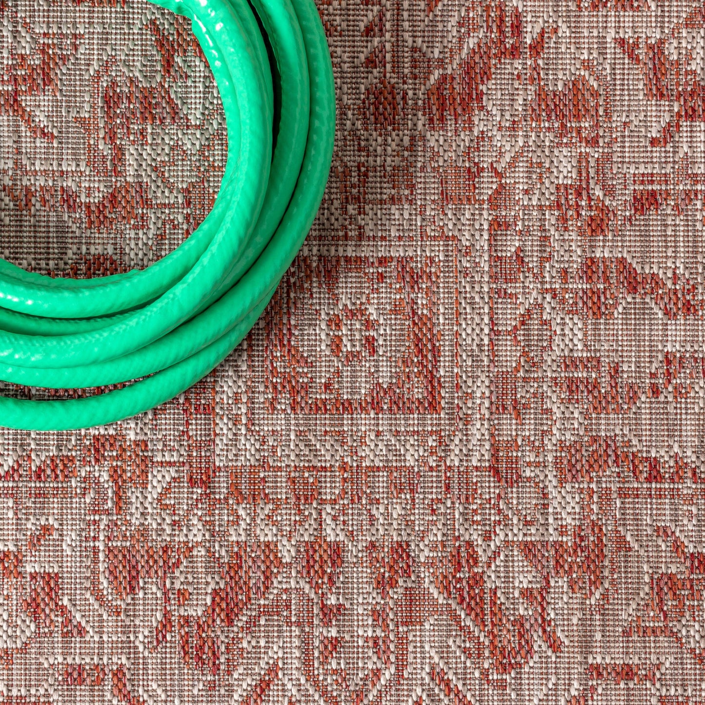 JONATHAN Y Charleston Medallion Indoor/Outdoor Area Rug