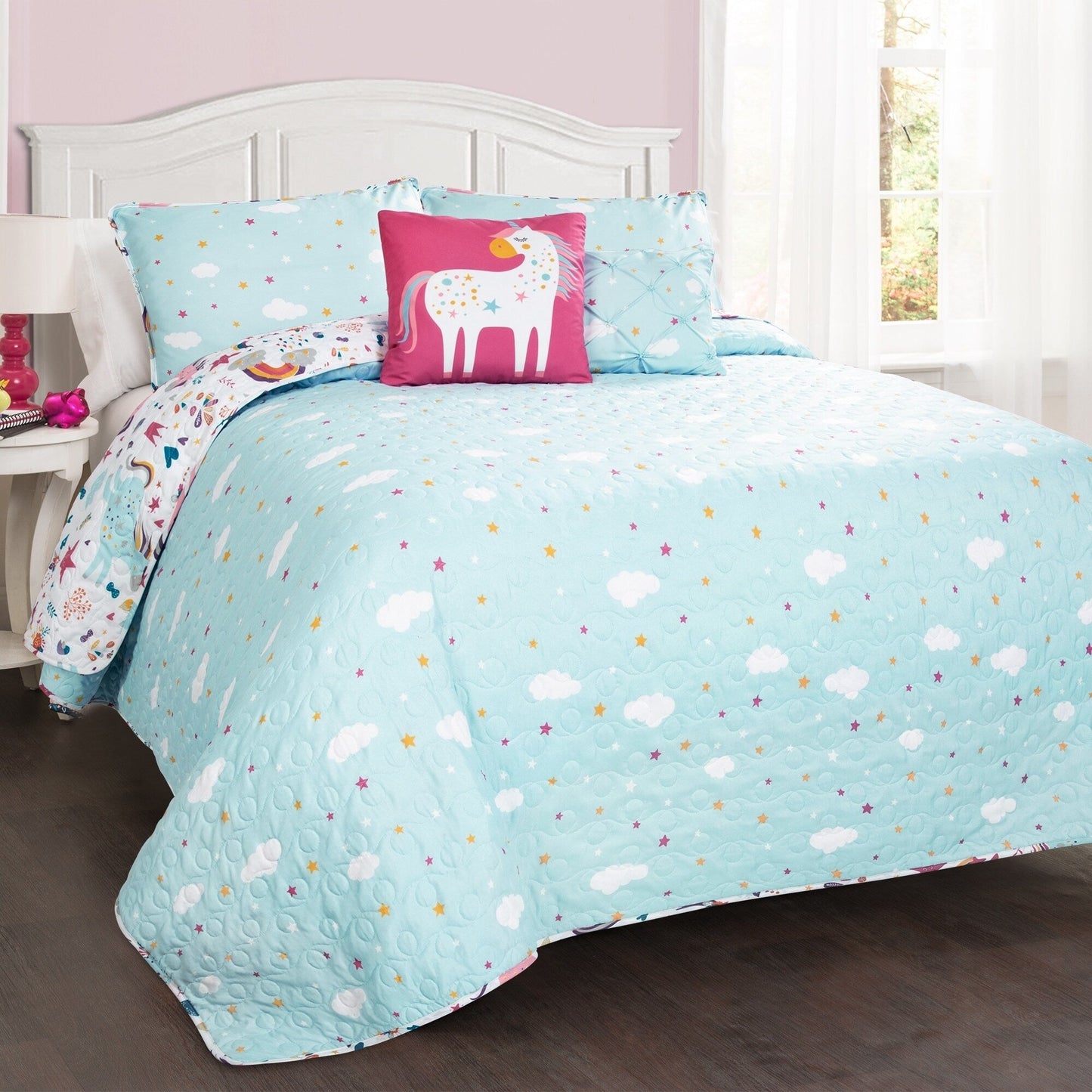 Porch & Den Marguerite Unicorn/ Heart Pattern Quilt Set