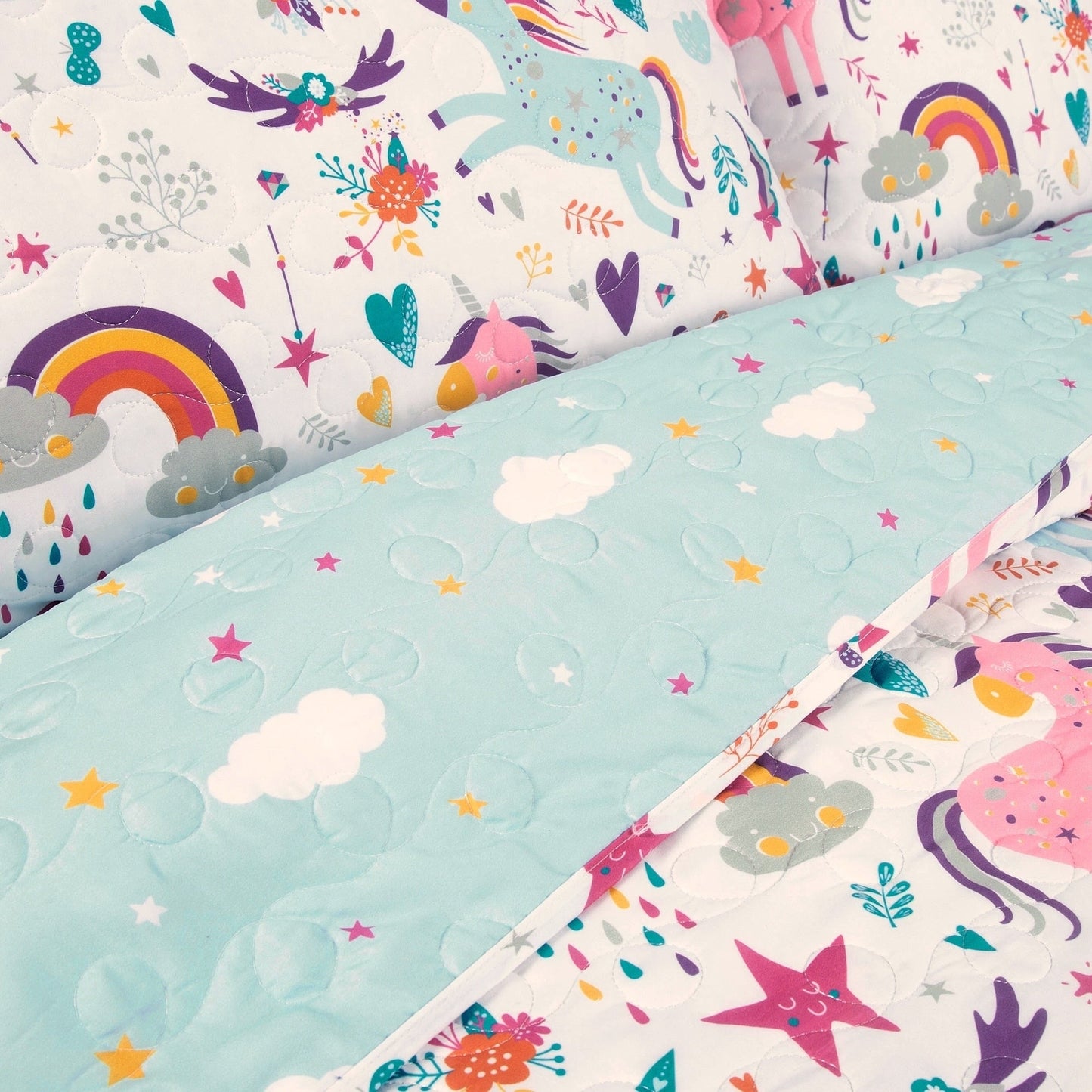 Porch & Den Marguerite Unicorn/ Heart Pattern Quilt Set