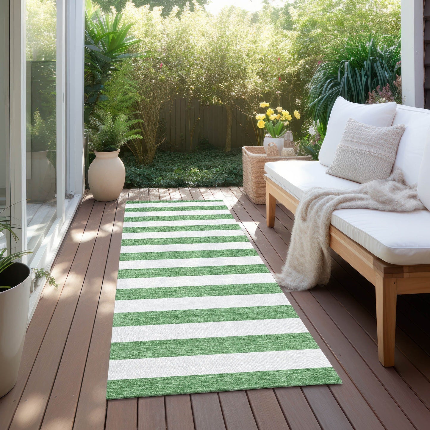 Machine Washable Indoor/ Outdoor Cabana Stripe Chantille Rug