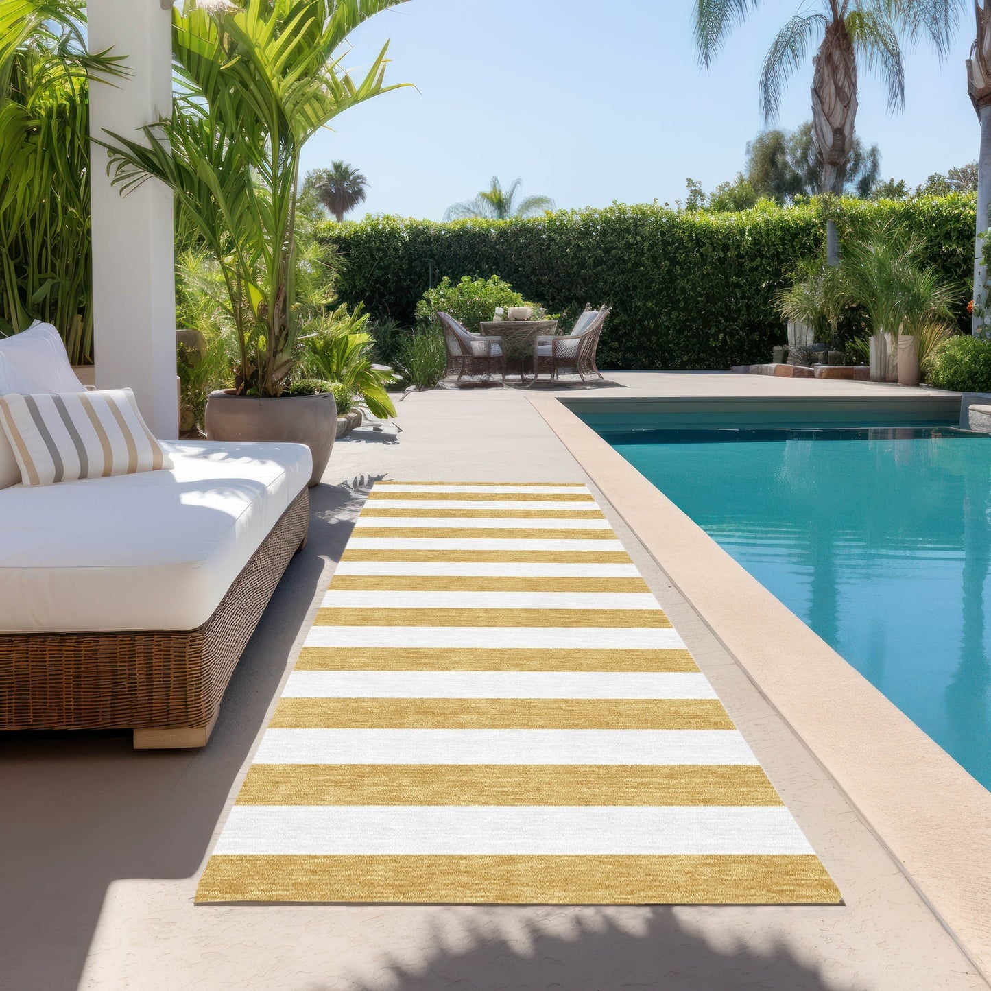 Machine Washable Indoor/ Outdoor Cabana Stripe Chantille Rug
