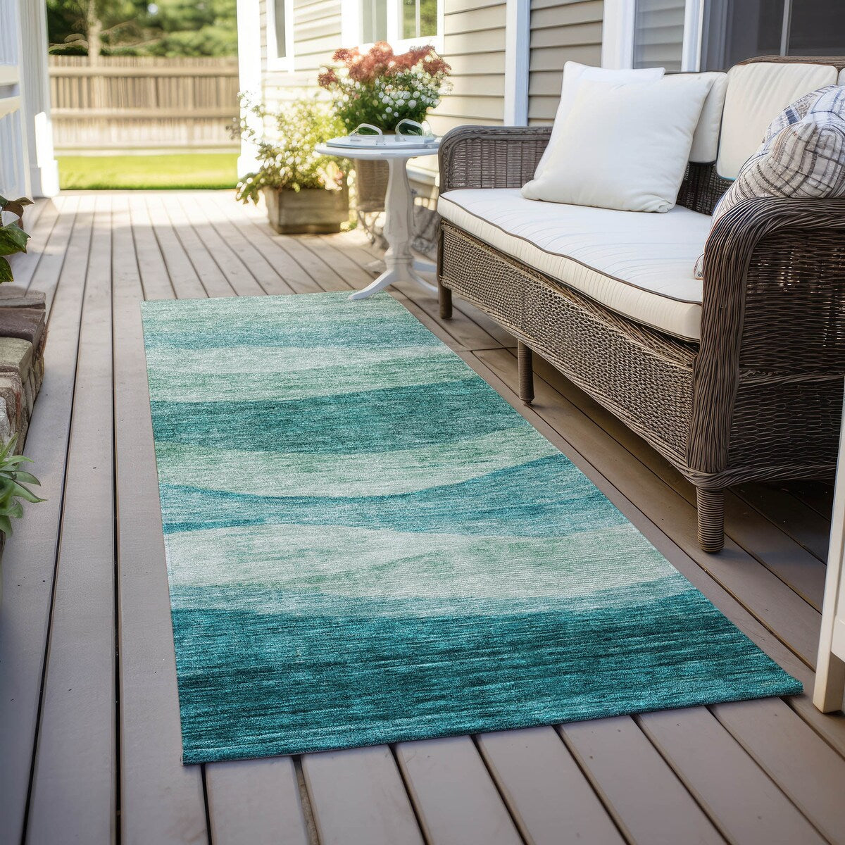 Machine Washable Indoor/ Outdoor Contemporary Waves Chantille Rug