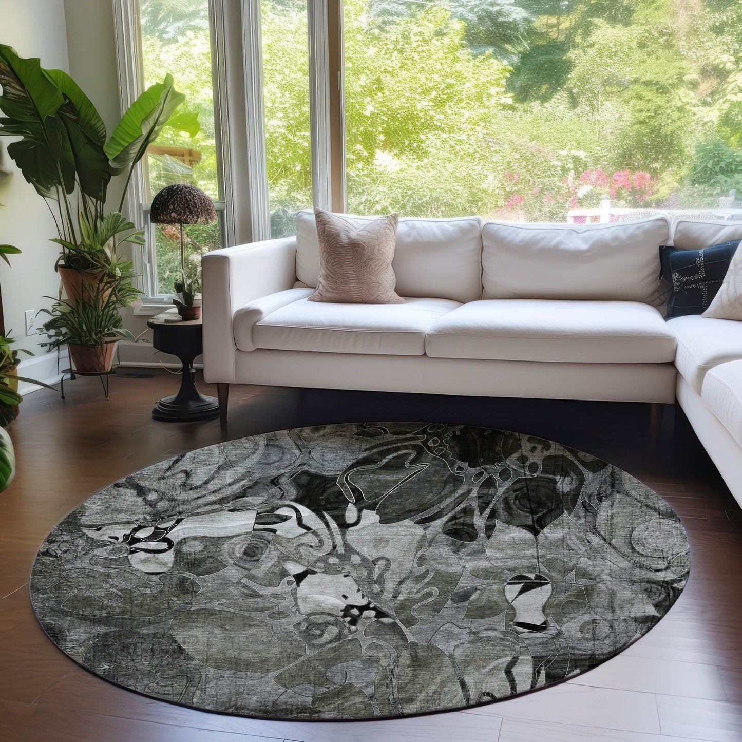 Machine Washable Indoor/ Outdoor Modern Floral Chantille Rug