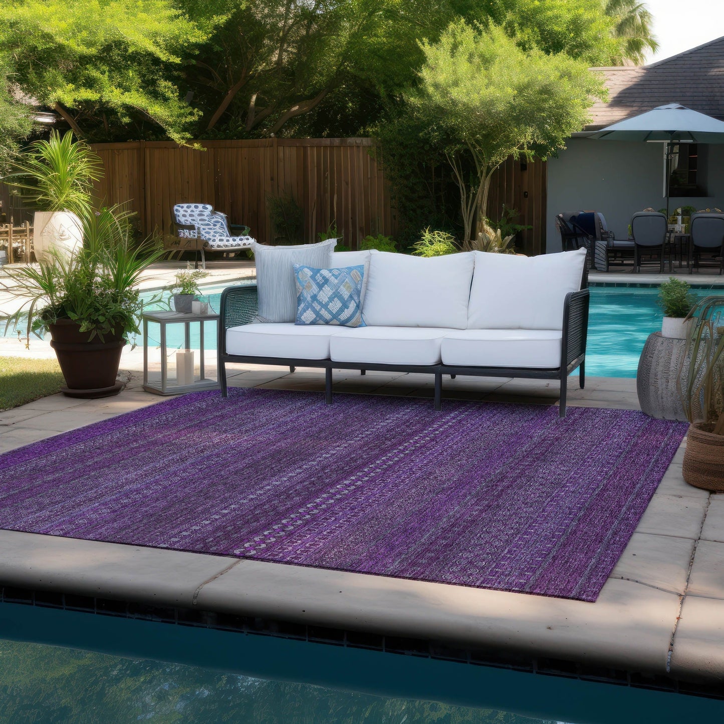 Machine Washable Indoor/ Outdoor Moroccan Stripes Chantille Rug