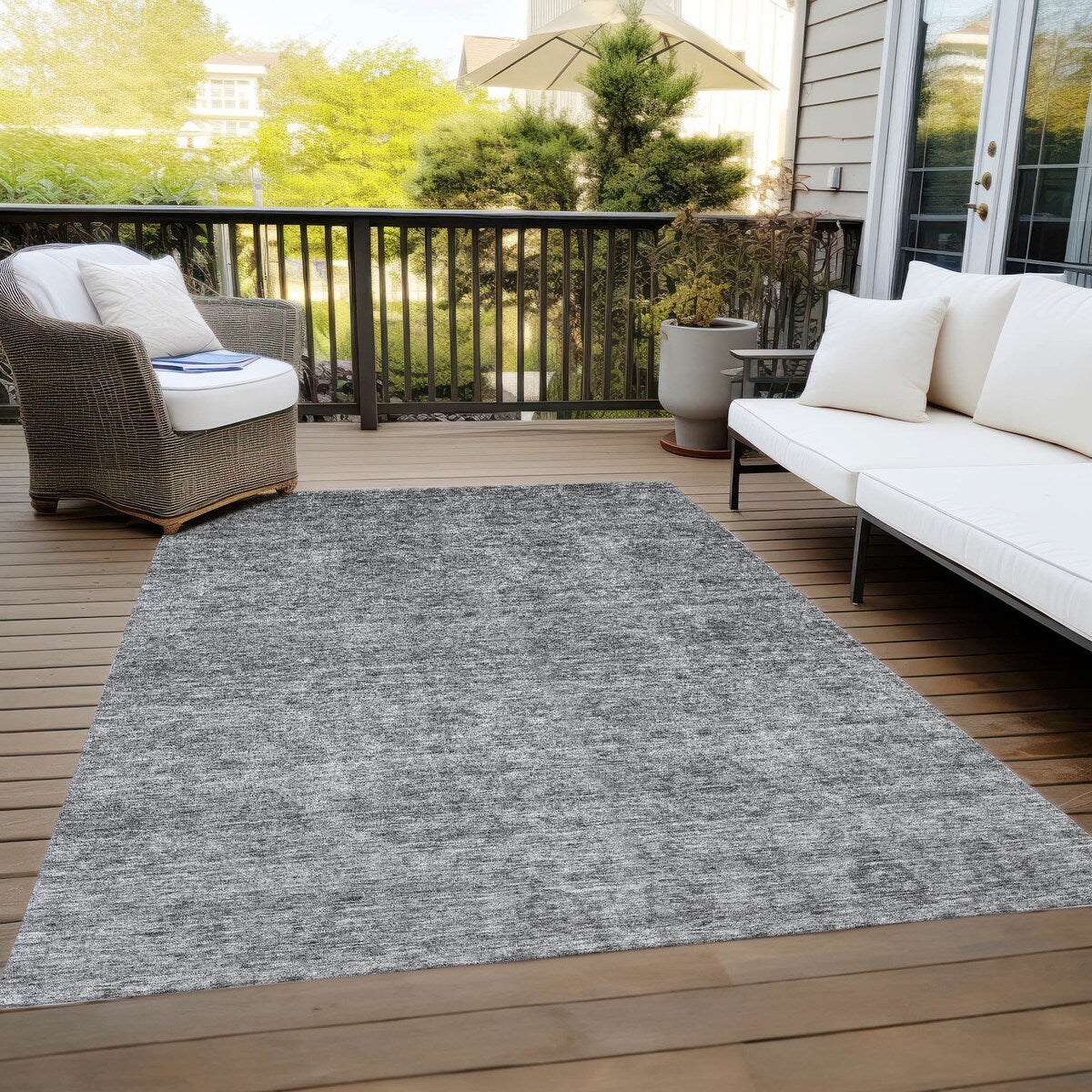 Machine Washable Indoor/ Outdoor Ombre Damask Chantille Rug