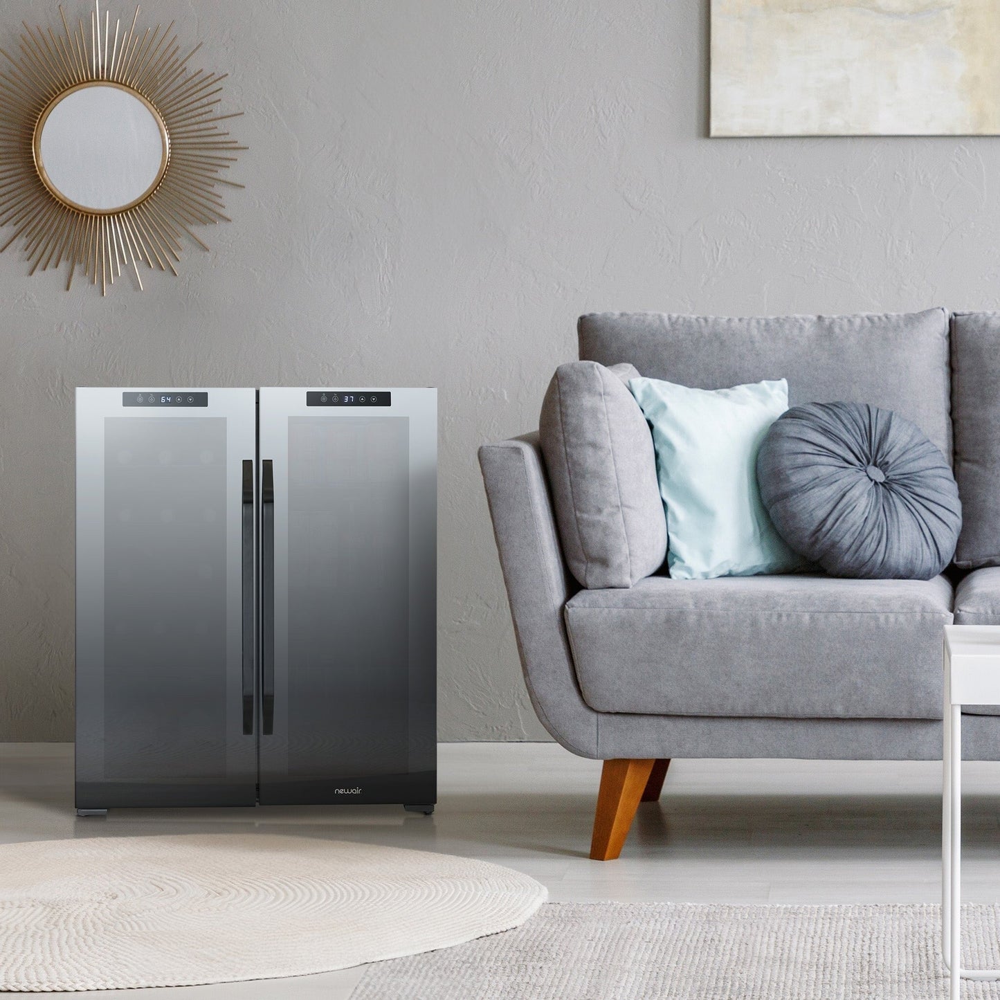 Réfrigérateur à vin et boissons Newair, 18 bouteilles et 59 canettes, deux zones de température, autonome, contrôle numérique de la température