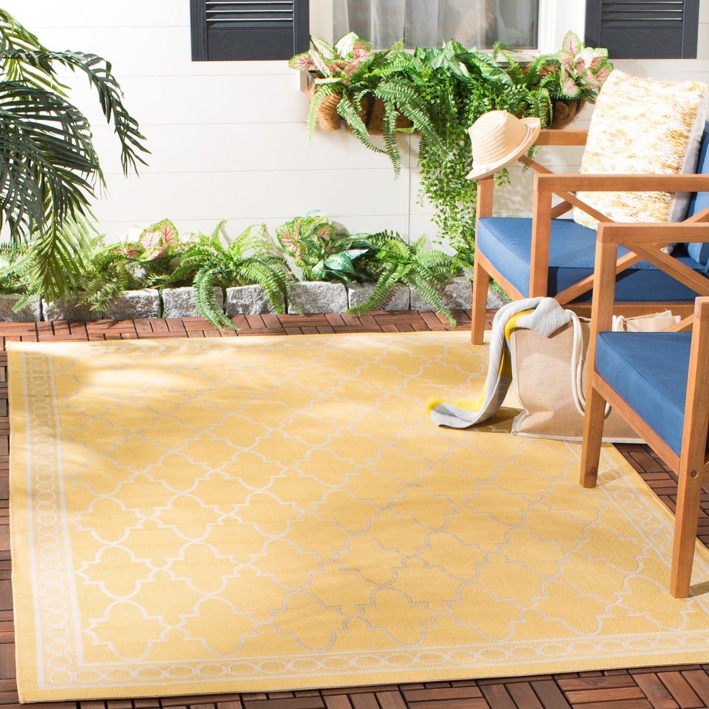 SAFAVIEH Courtyard Janell Trellis Indoor/ Outdoor Waterproof Patio Backyard Rug