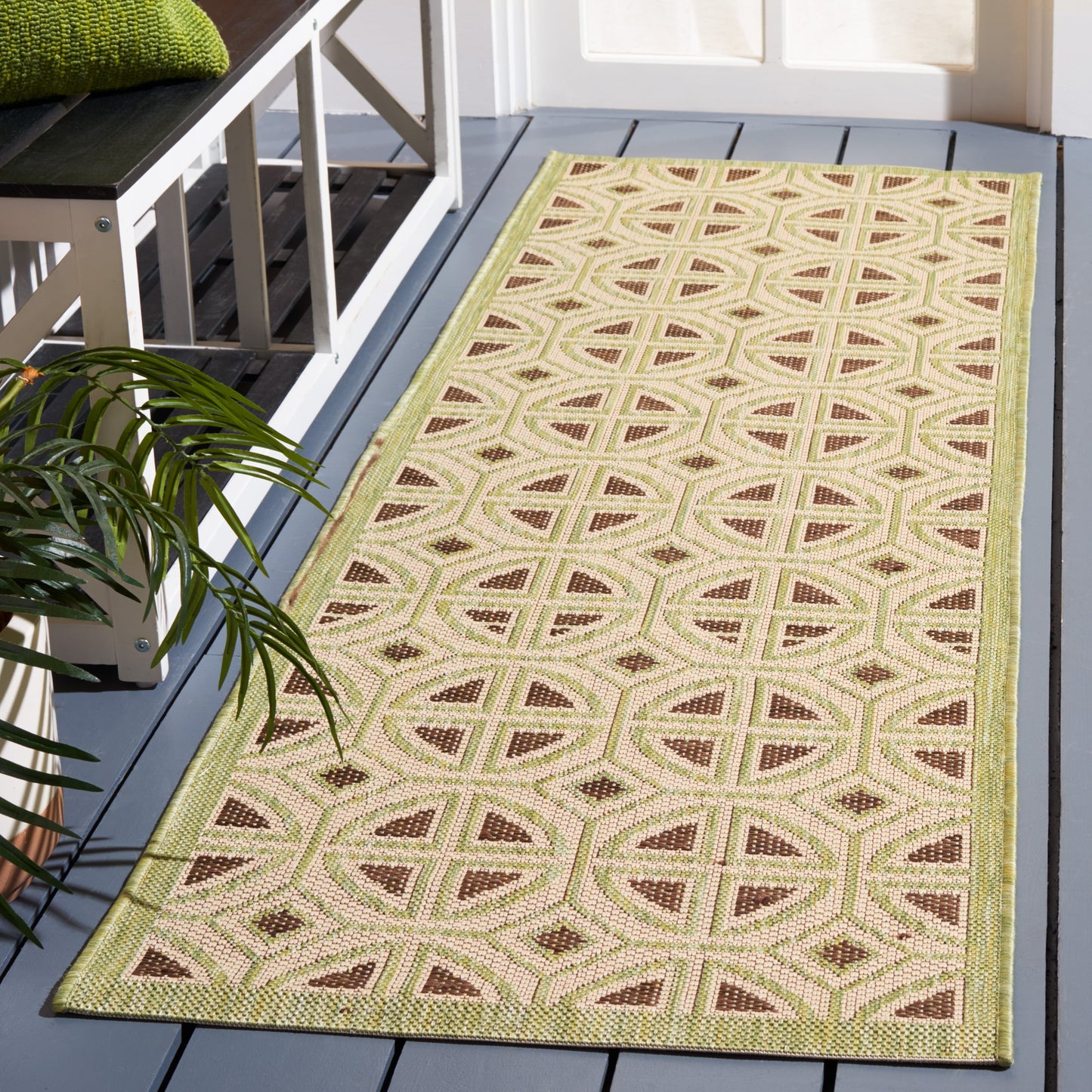 SAFAVIEH Courtyard Saundra Indoor/ Outdoor Waterproof Patio Backyard Rug