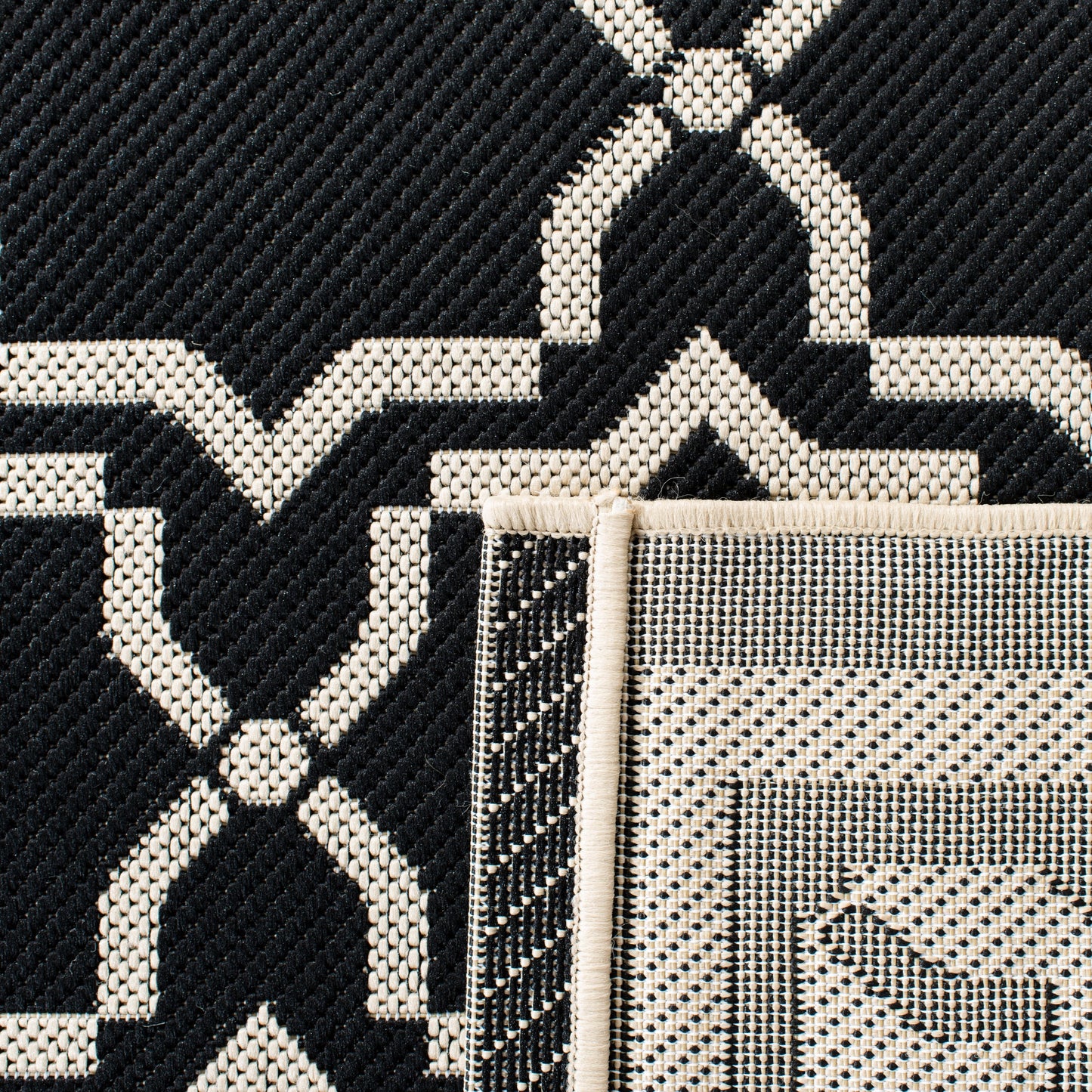 SAFAVIEH Courtyard Thomasina Indoor/ Outdoor Waterproof Patio Backyard Rug