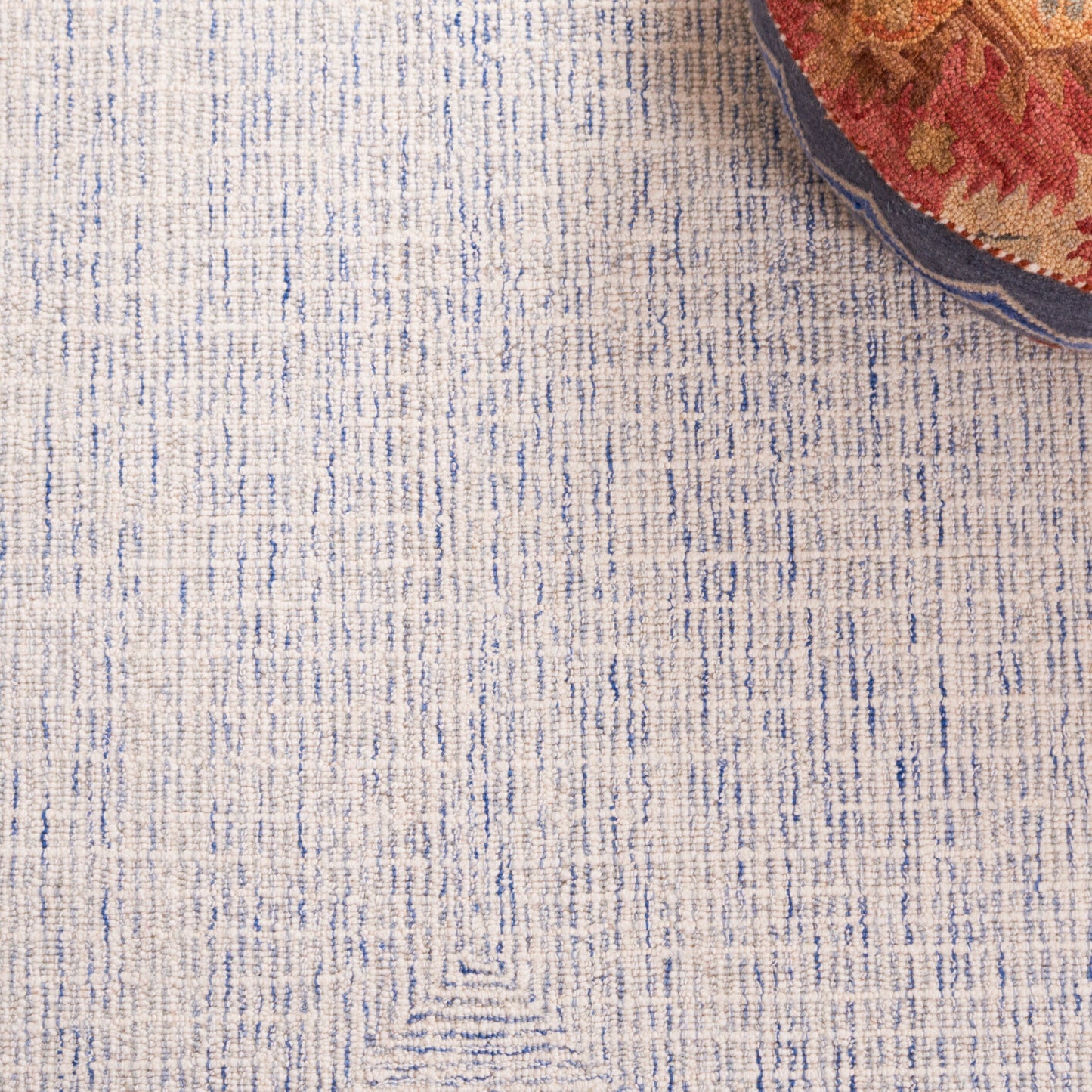 SAFAVIEH Handmade Abstract Maggy Modern Wool Rug