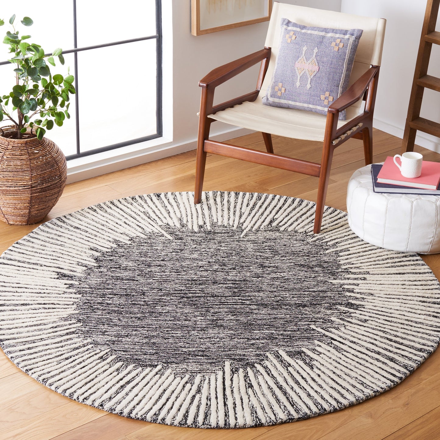 SAFAVIEH Handmade Abstract Sofoula Modern Wool Rug