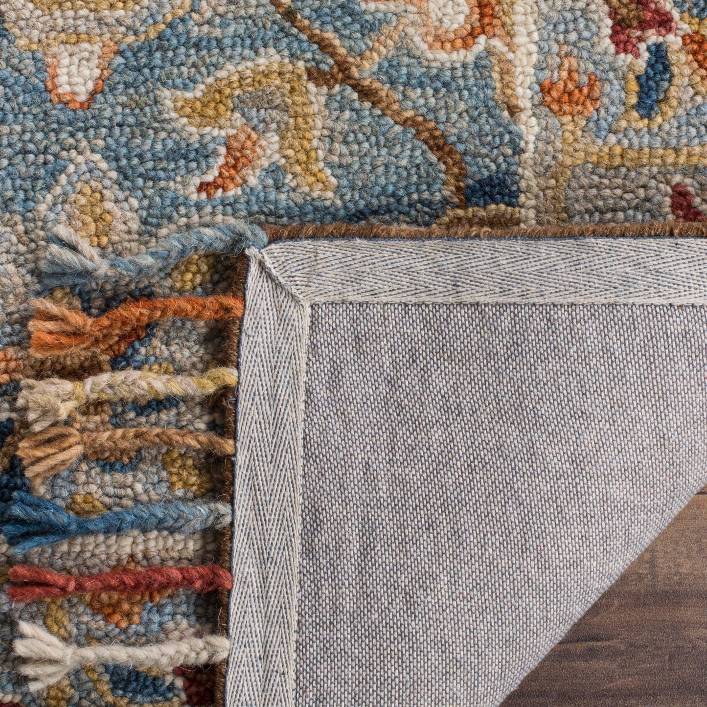 SAFAVIEH Handmade Aspen Kimm Boho Tassel Wool Rug