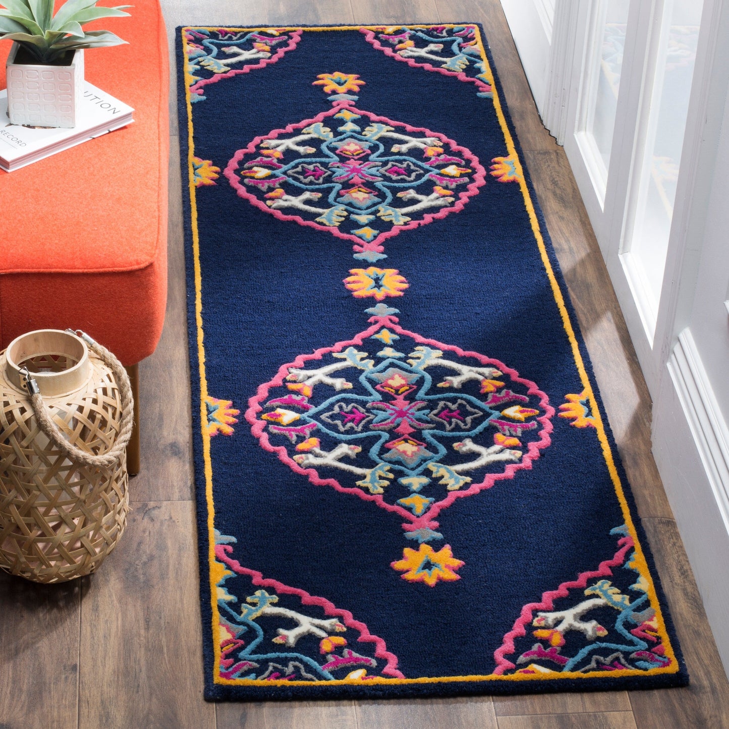 SAFAVIEH Handmade Bellagio Cailin Medallion Wool Rug