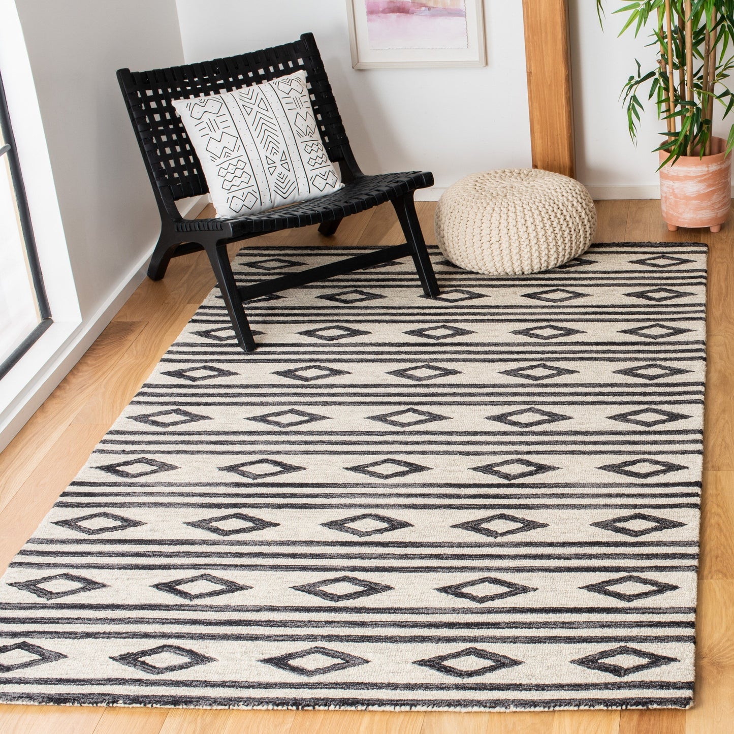 SAFAVIEH, Handmade Blossom Vesela Modern Floral Wool Rug