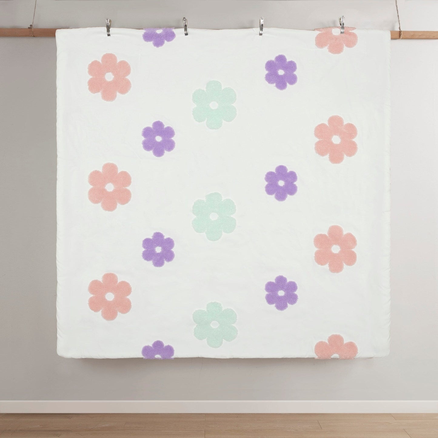 Intelligent Design Kids Madeline Floral Reversible Tufted Chenille Duvet Cover Set