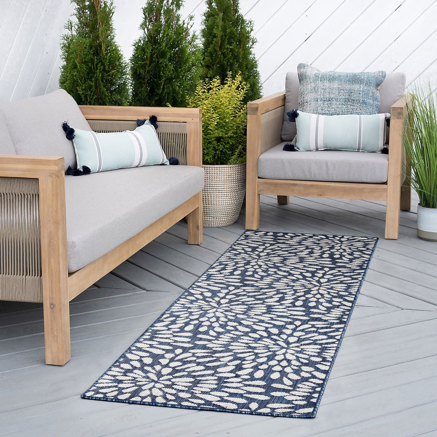 Exo Coastal Floral Indoor/Outdoor Area Rug