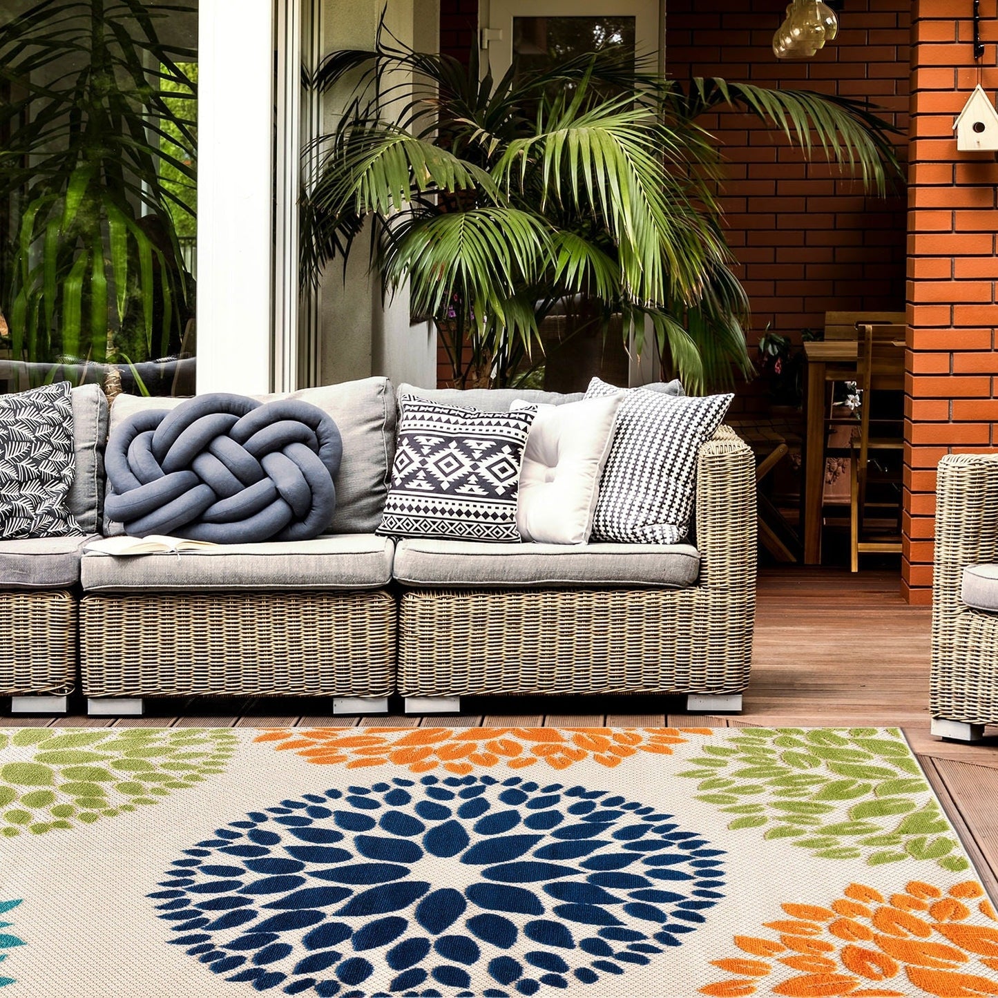 Brescia Modern Floral Circles Indoor/Outdoor Area Rug