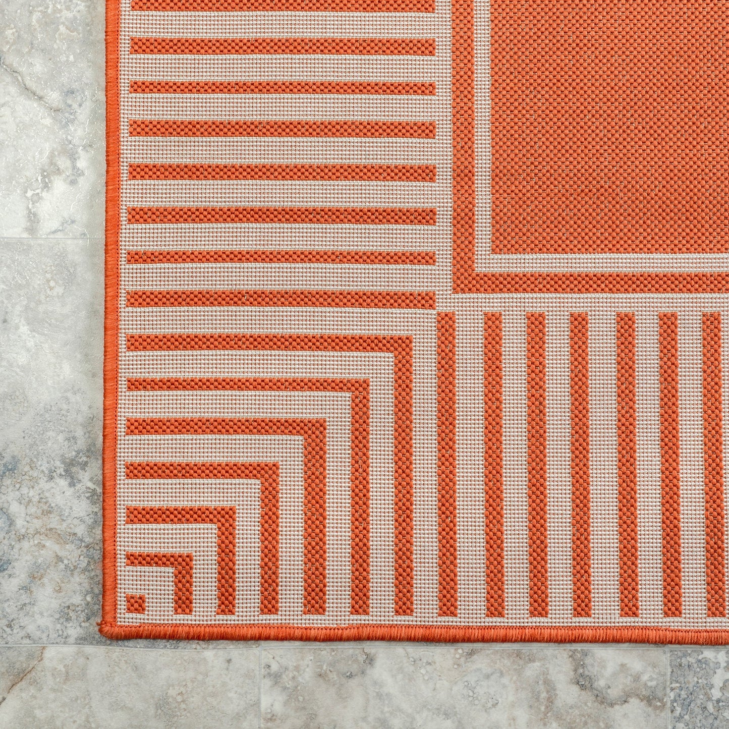 Nuloom Leah Classic Bordered Indoor/Outdoor Area Rug