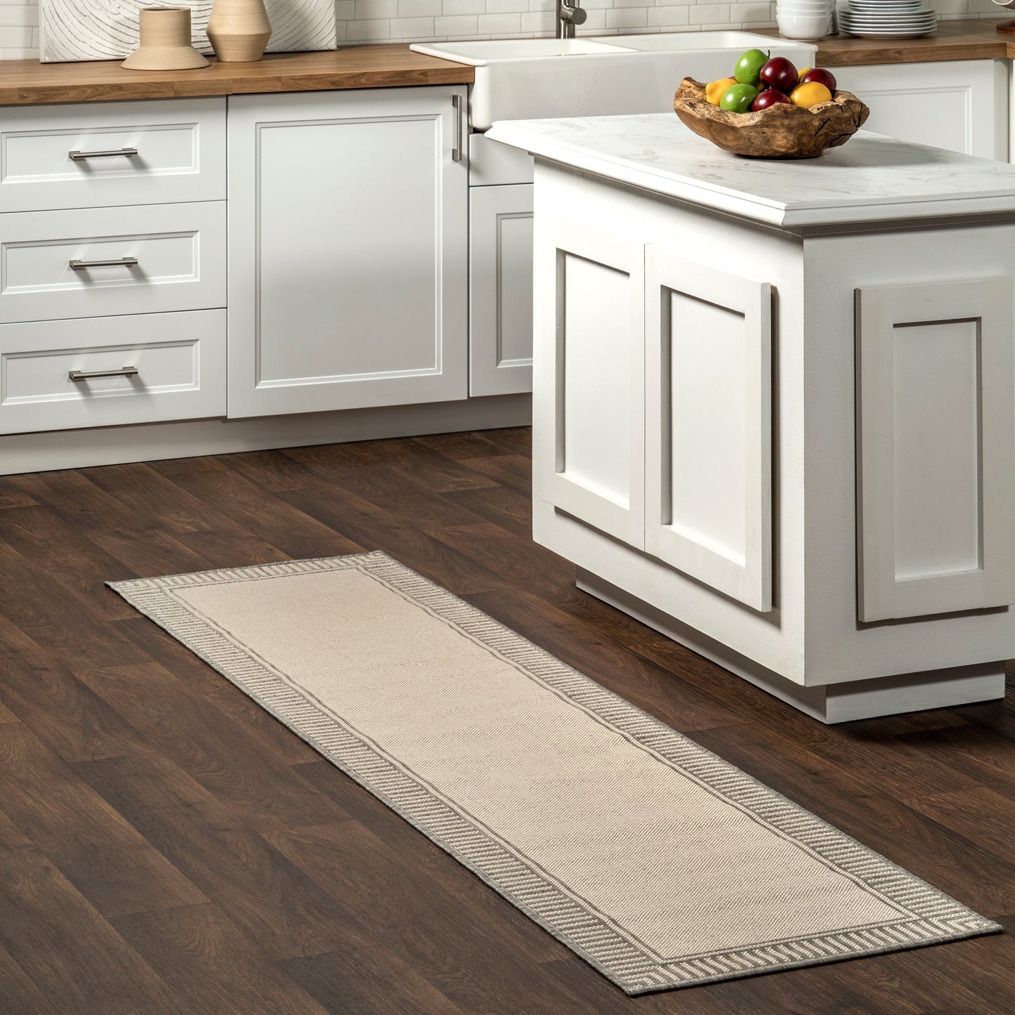 Nuloom Leah Classic Bordered Indoor/Outdoor Area Rug