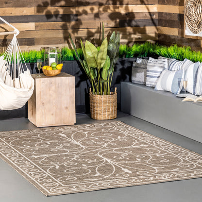 Nuloom Kathleen Traditional Indoor/Outdoor Area Rug