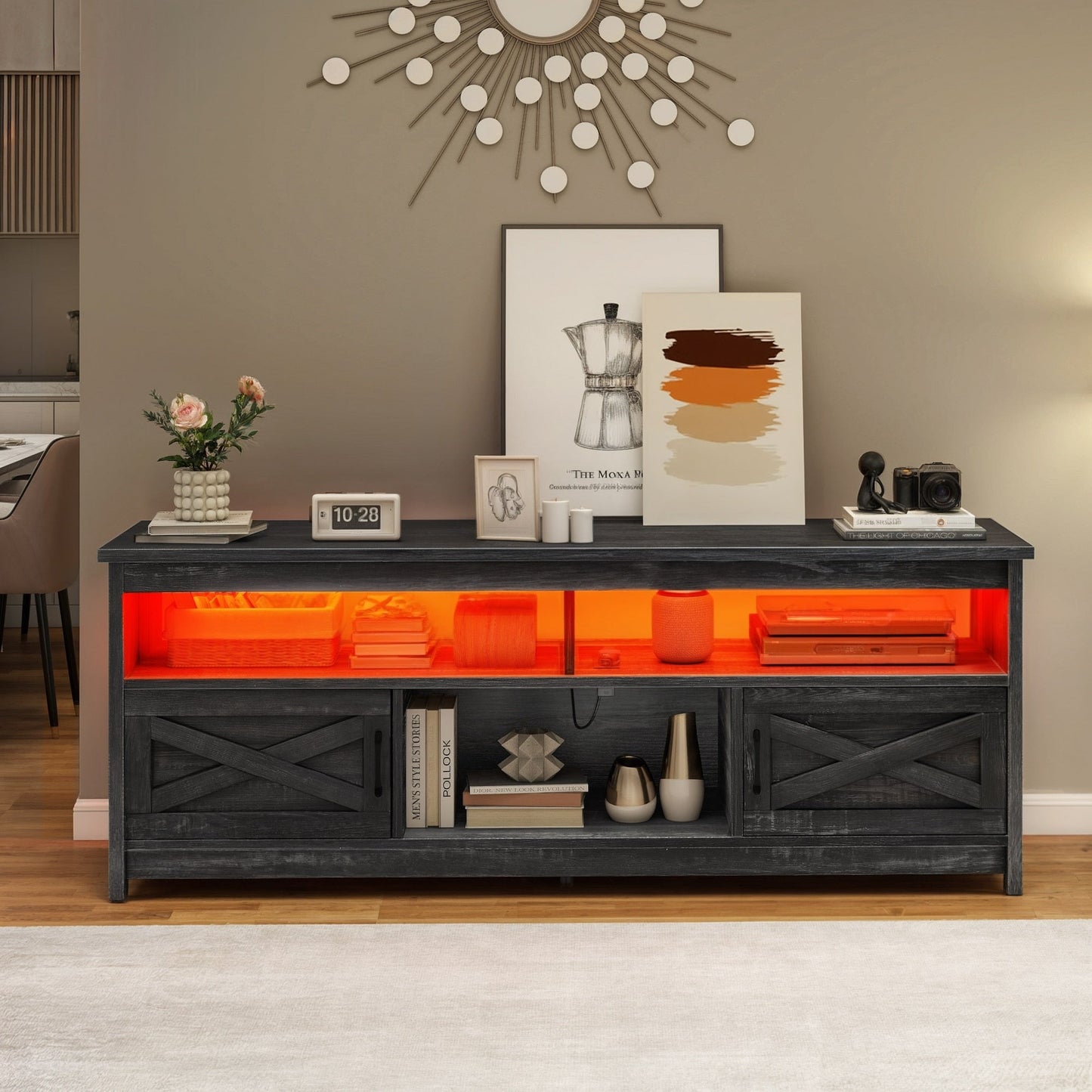 Meuble TV Farmhouse pouvant accueillir jusqu'à 65 téléviseurs avec portes et étagères ouvertes Console multimédia Prise de courant