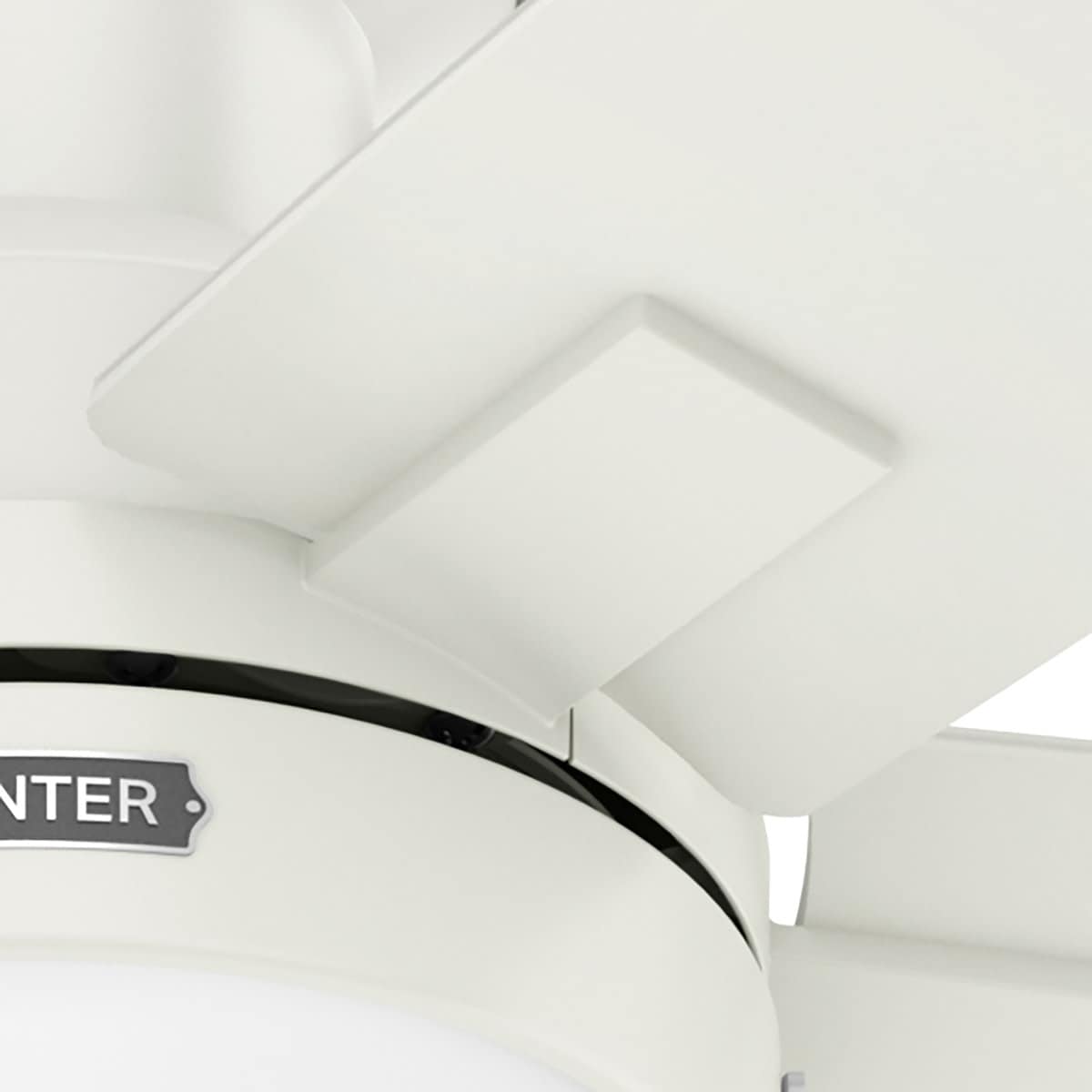 Ventilateur de plafond à profil bas Hunter 52 Anisten avec éclairage LED et chaînette - Moderne, contemporain, transitionnel