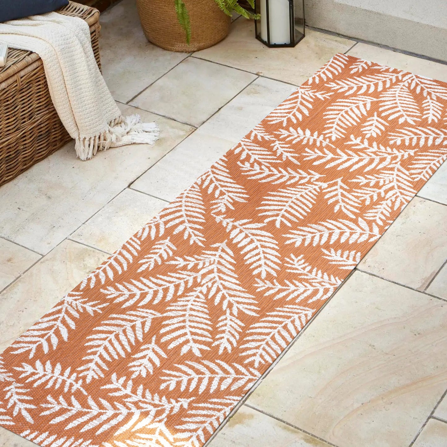 JONATHAN Y Galon Palm Frond Indoor/Outdoor Area Rug