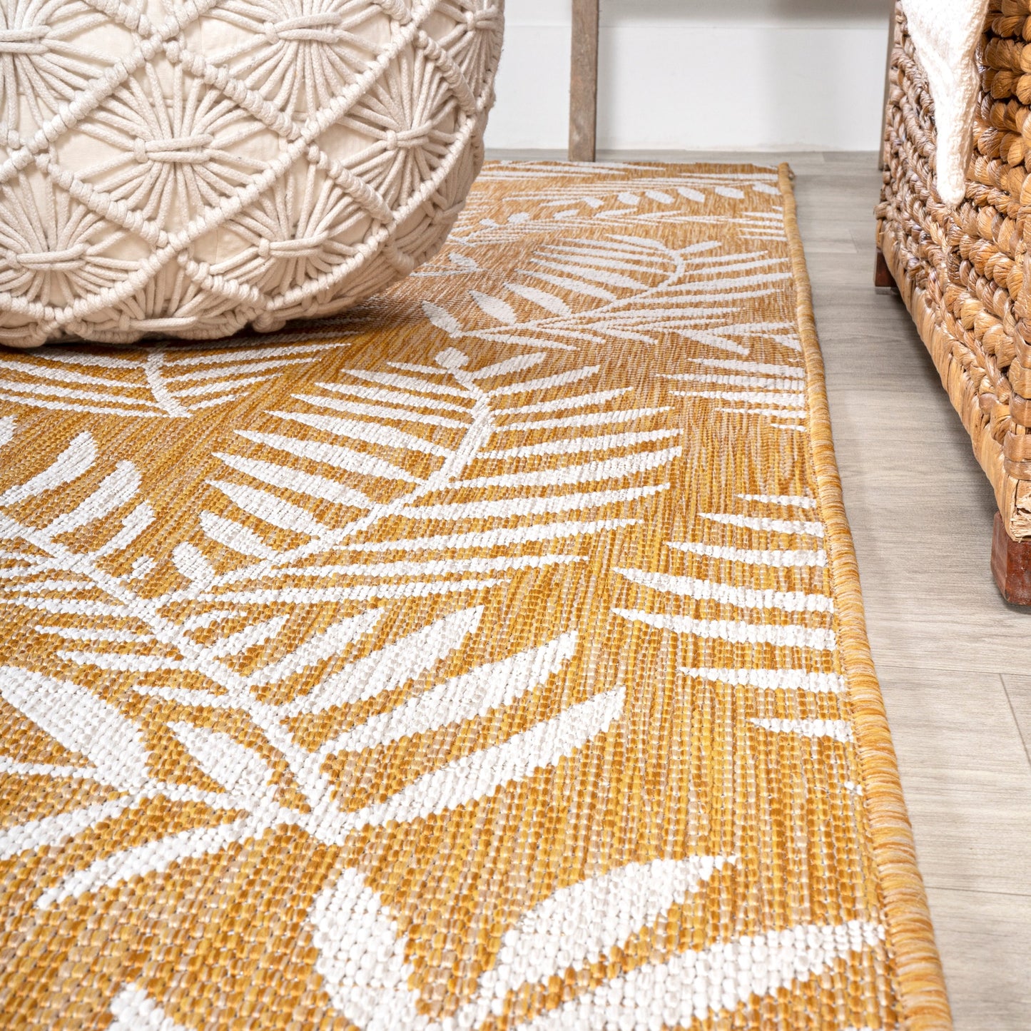 JONATHAN Y Galon Palm Frond Indoor/Outdoor Area Rug
