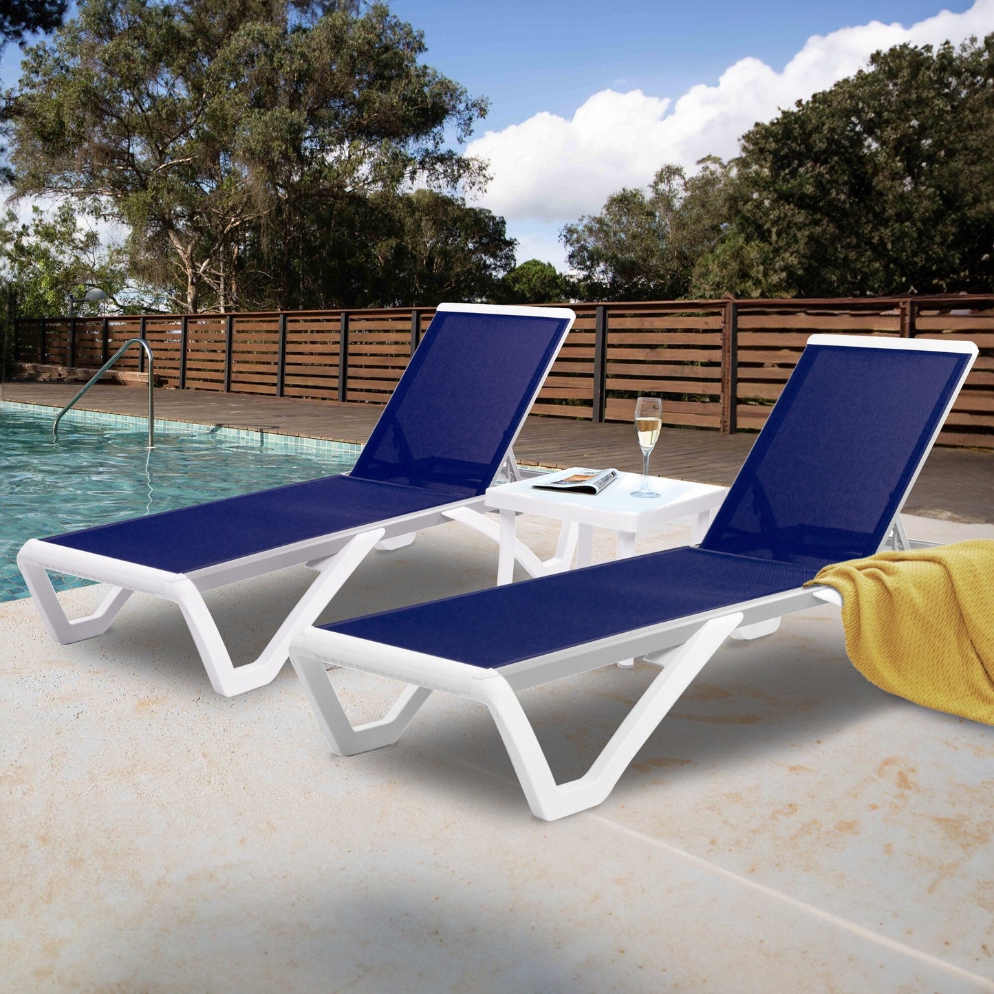 Chaise longue inclinable et réglable Kozyard Alan, pieds entièrement plats en aluminium et résine polypropylène