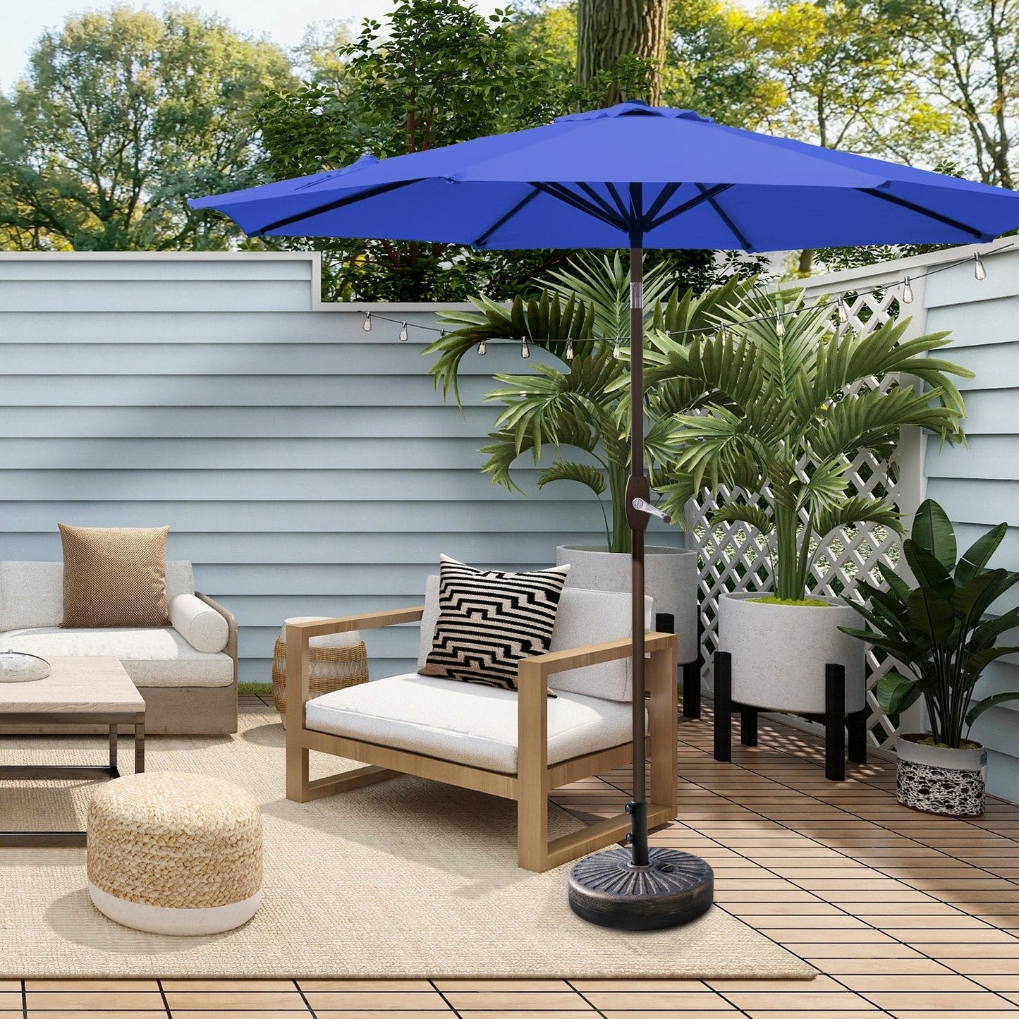 Parasol de patio Lopes de 9 pieds avec base en finition bronze et support de poids inclus