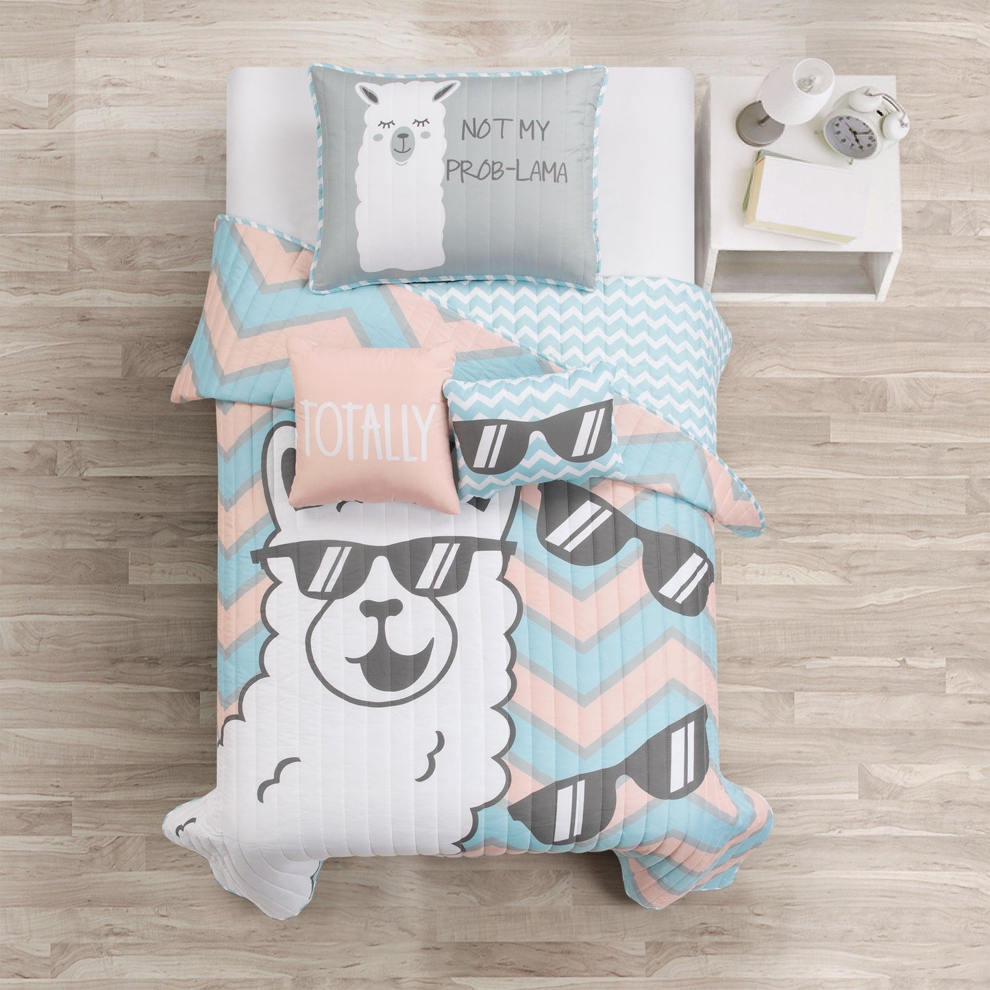 Lush Decor Cool as Llama Reversible Quilt Set