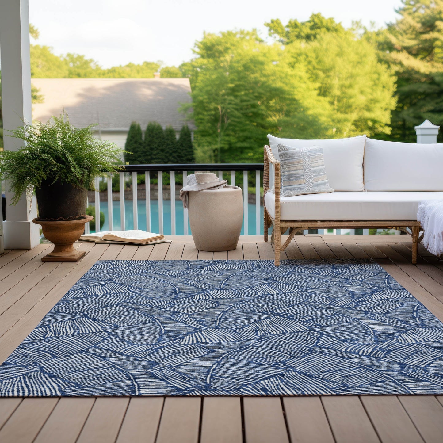 Machine Washable Indoor/ Outdoor Chantille Tropical Palm Rug