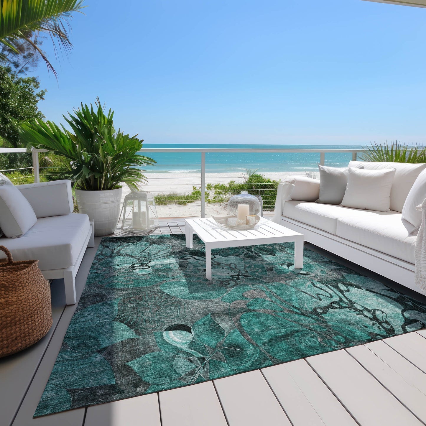 Machine Washable Indoor/ Outdoor Modern Floral Chantille Rug