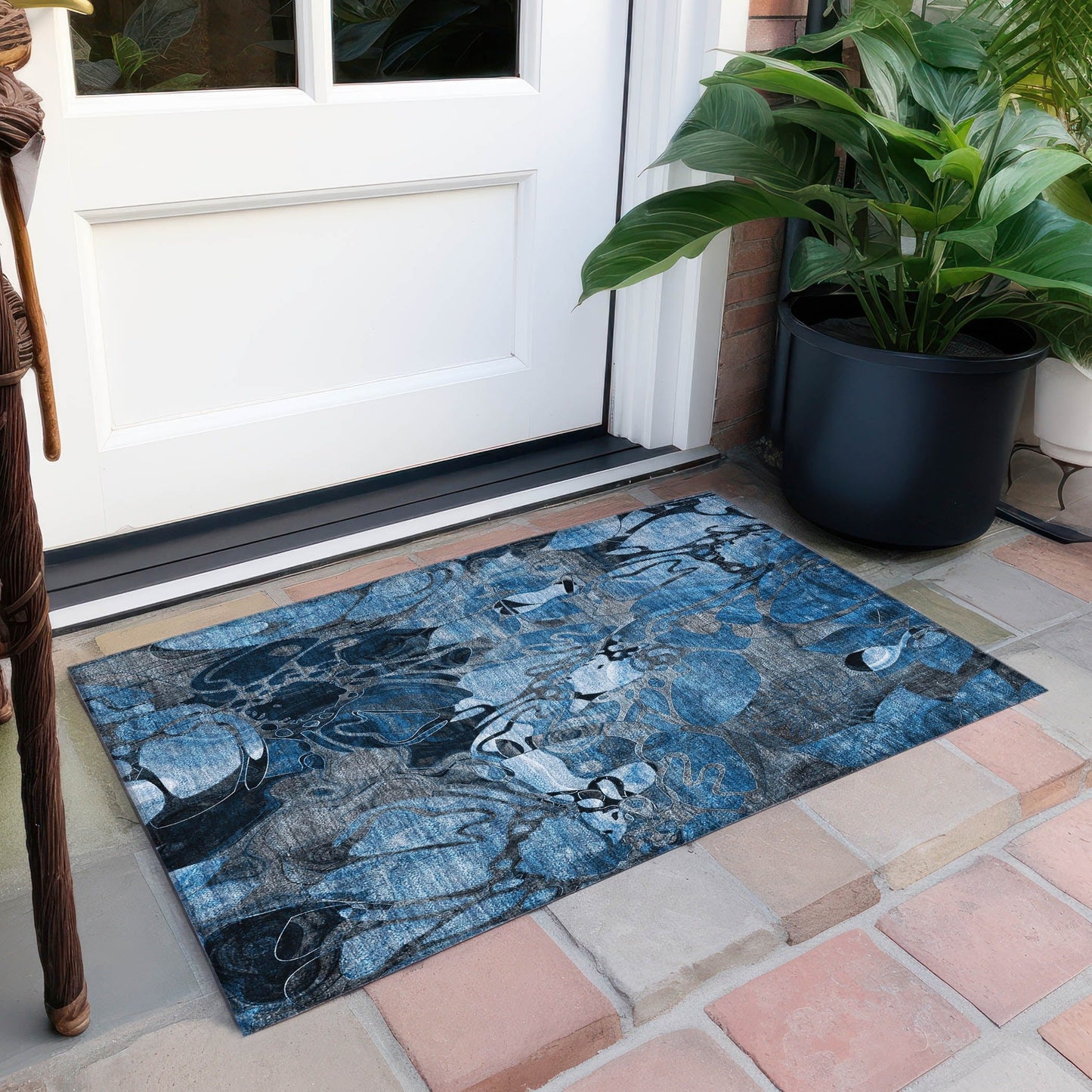 Machine Washable Indoor/ Outdoor Modern Floral Chantille Rug