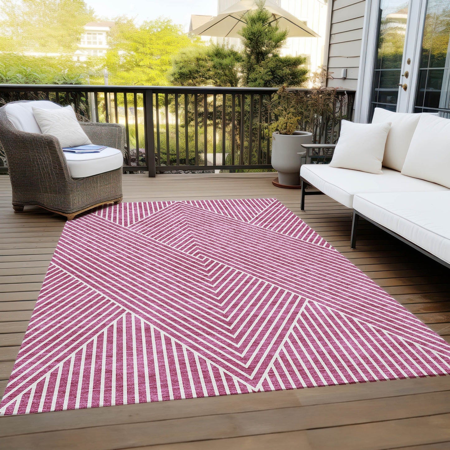 Machine Washable Indoor/ Outdoor Modern Geo Chantille Rug