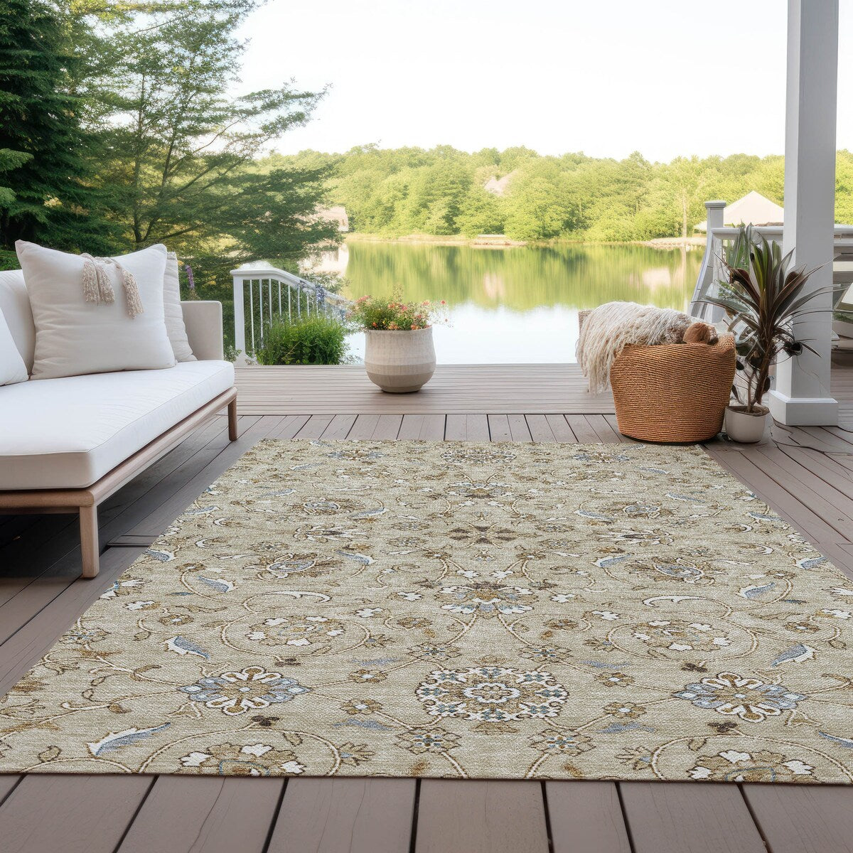 Machine Washable Indoor/ Outdoor Traditional KashanChantille Rug