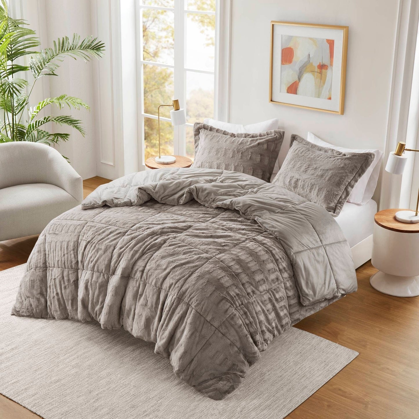 Madison Park Margot Back Print Long Fur Comforter Set