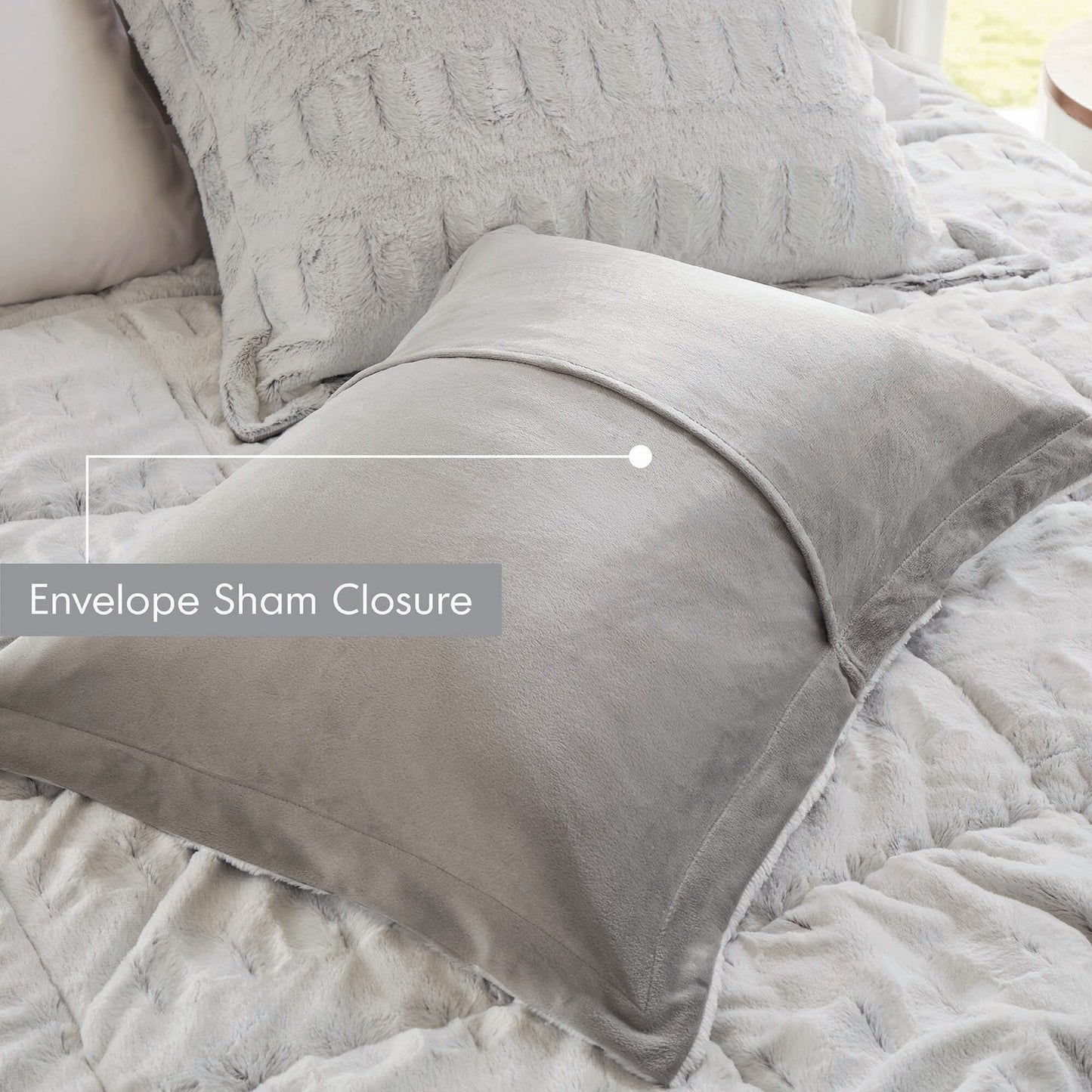 Madison Park Margot Back Print Long Fur Comforter Set