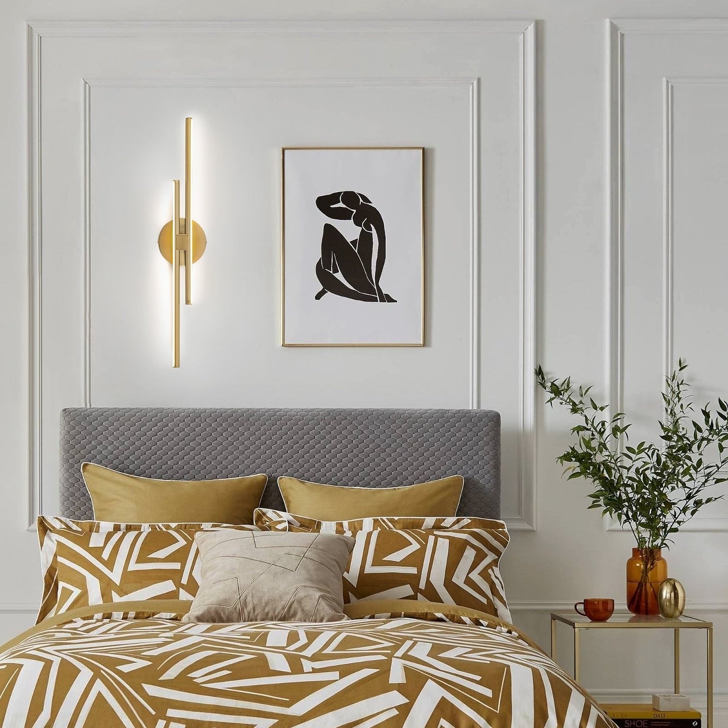 Minimalist 2-Light Dimmable LED Vanity Light Linear Metal Wall Sconce